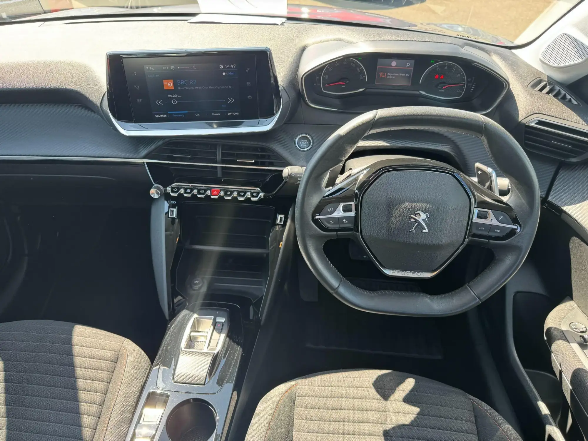 Peugeot 208 Image 15
