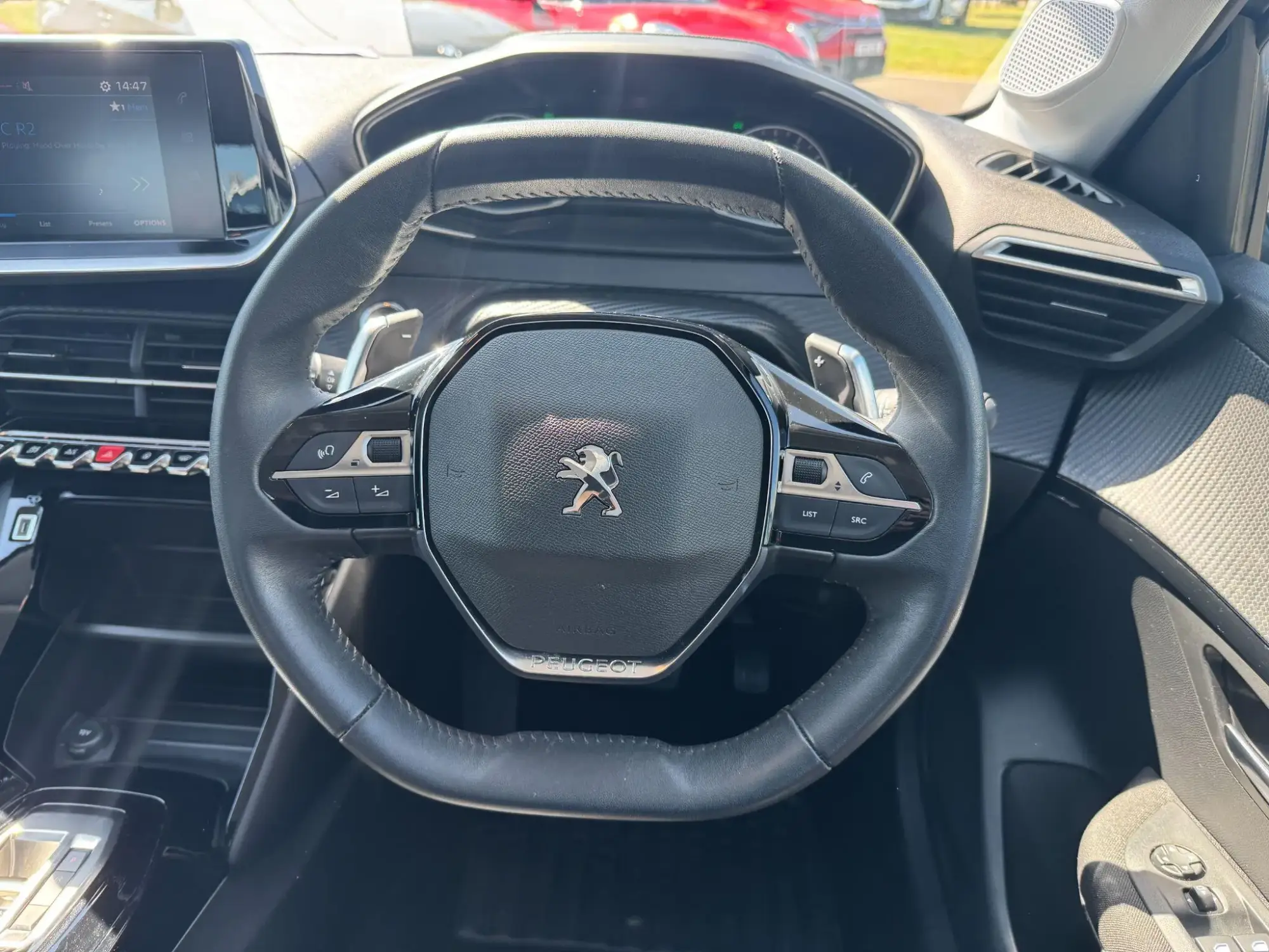 Peugeot 208 Image 16