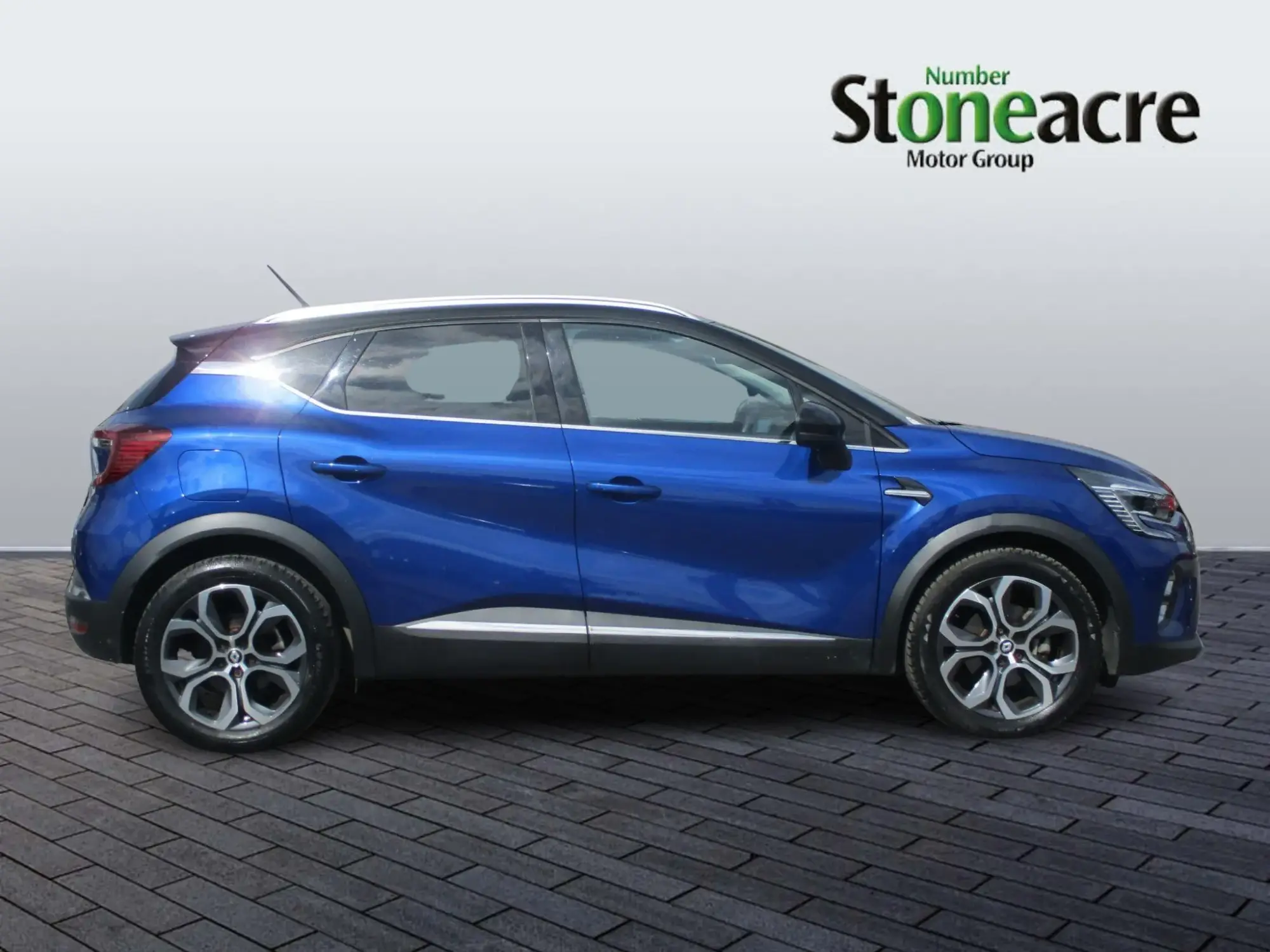 Renault Captur E-Tech Image 2