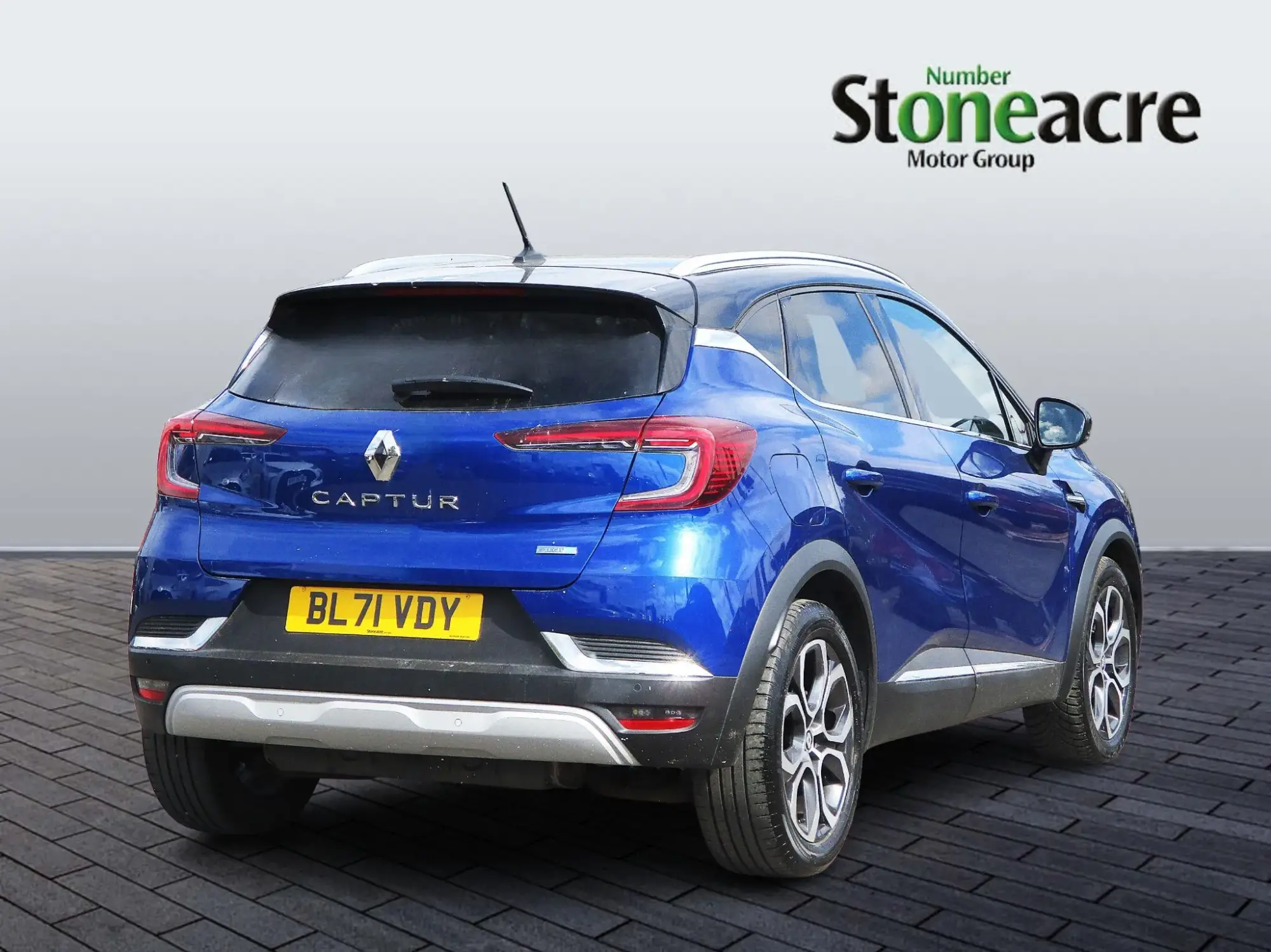 Renault Captur E-Tech Image 3