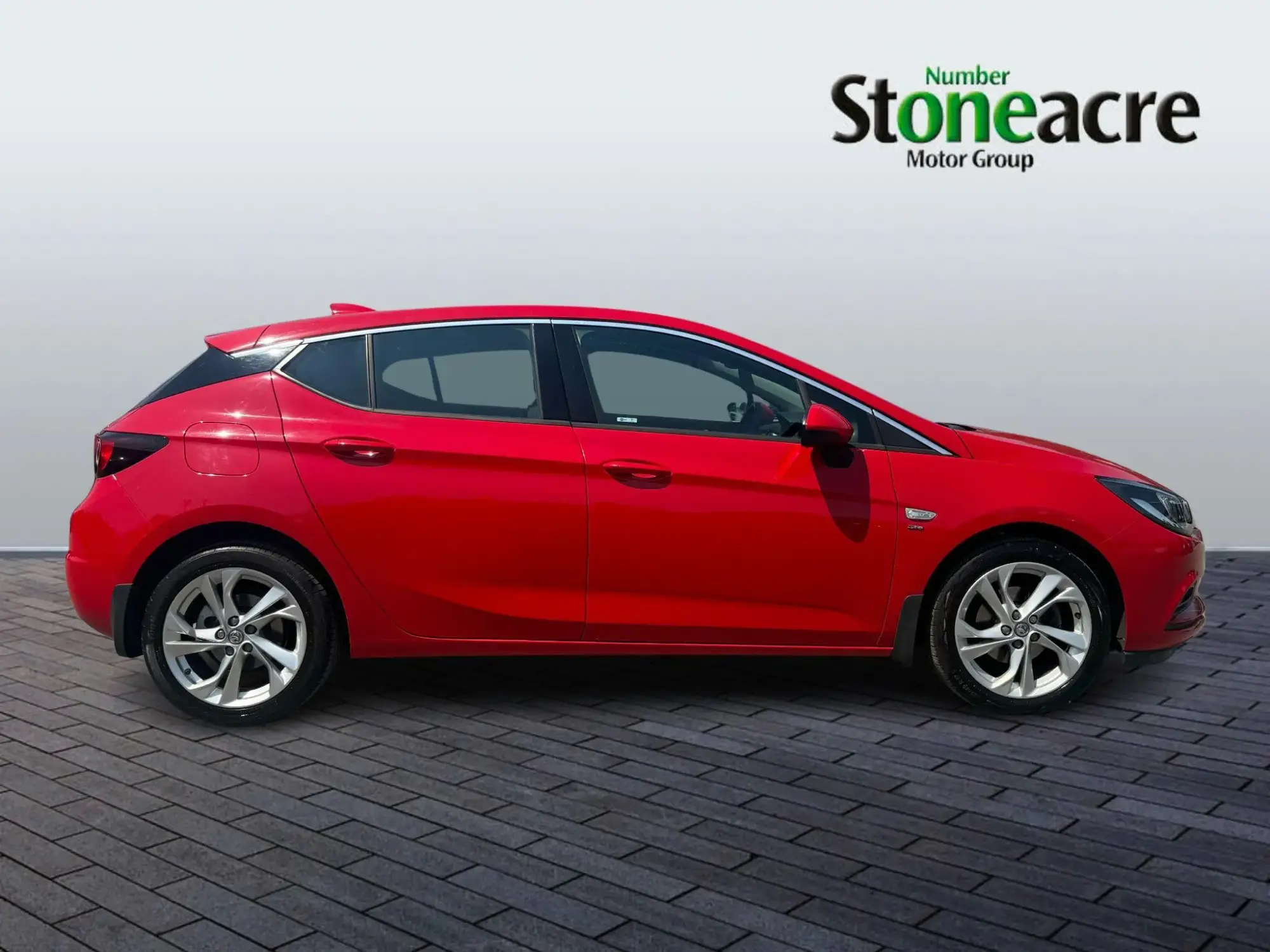 Vauxhall Astra 1.4T 16V 150 SRi Nav 5dr DU18SKD Image 2