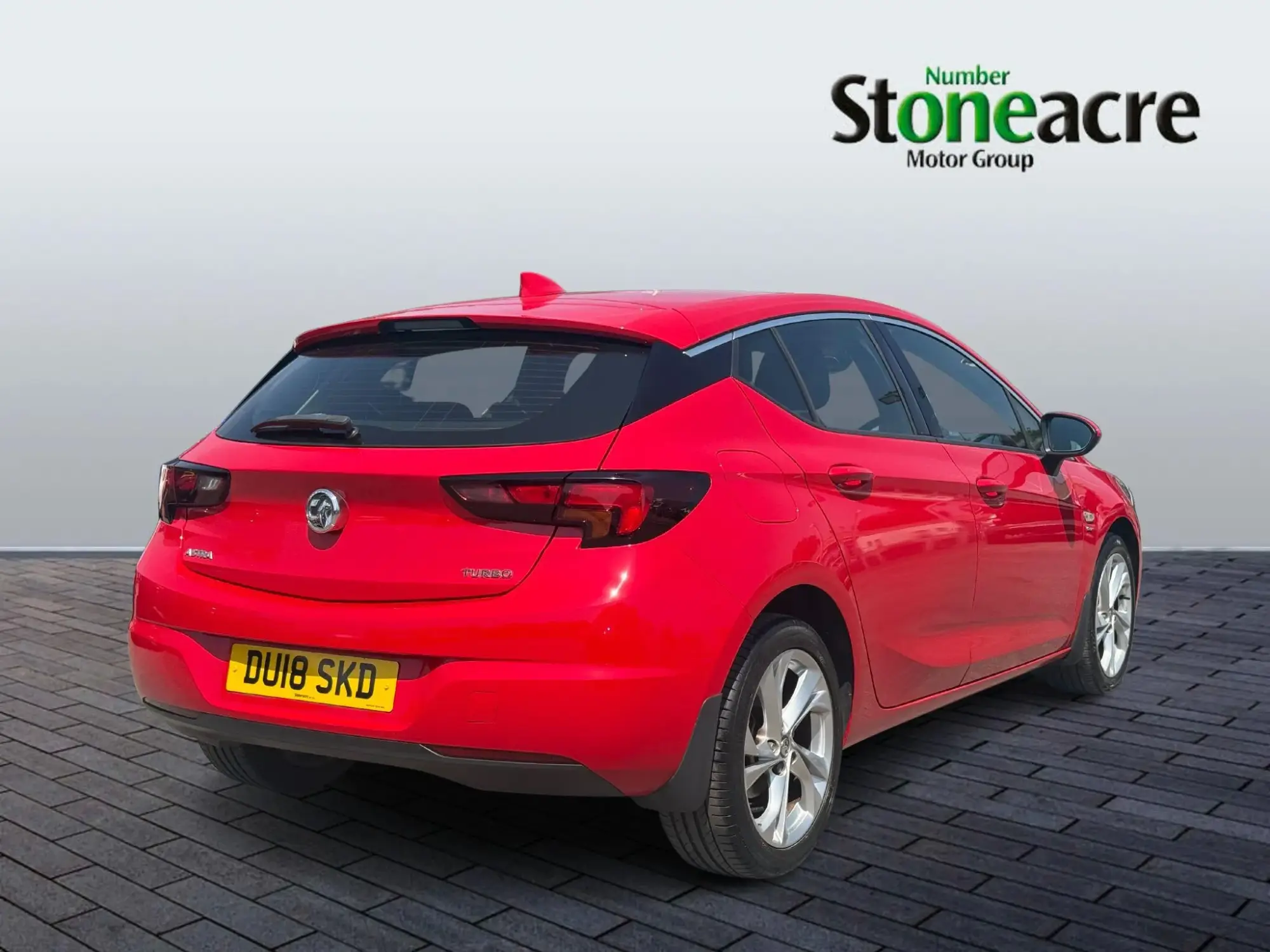 Vauxhall Astra 1.4T 16V 150 SRi Nav 5dr DU18SKD Image 3
