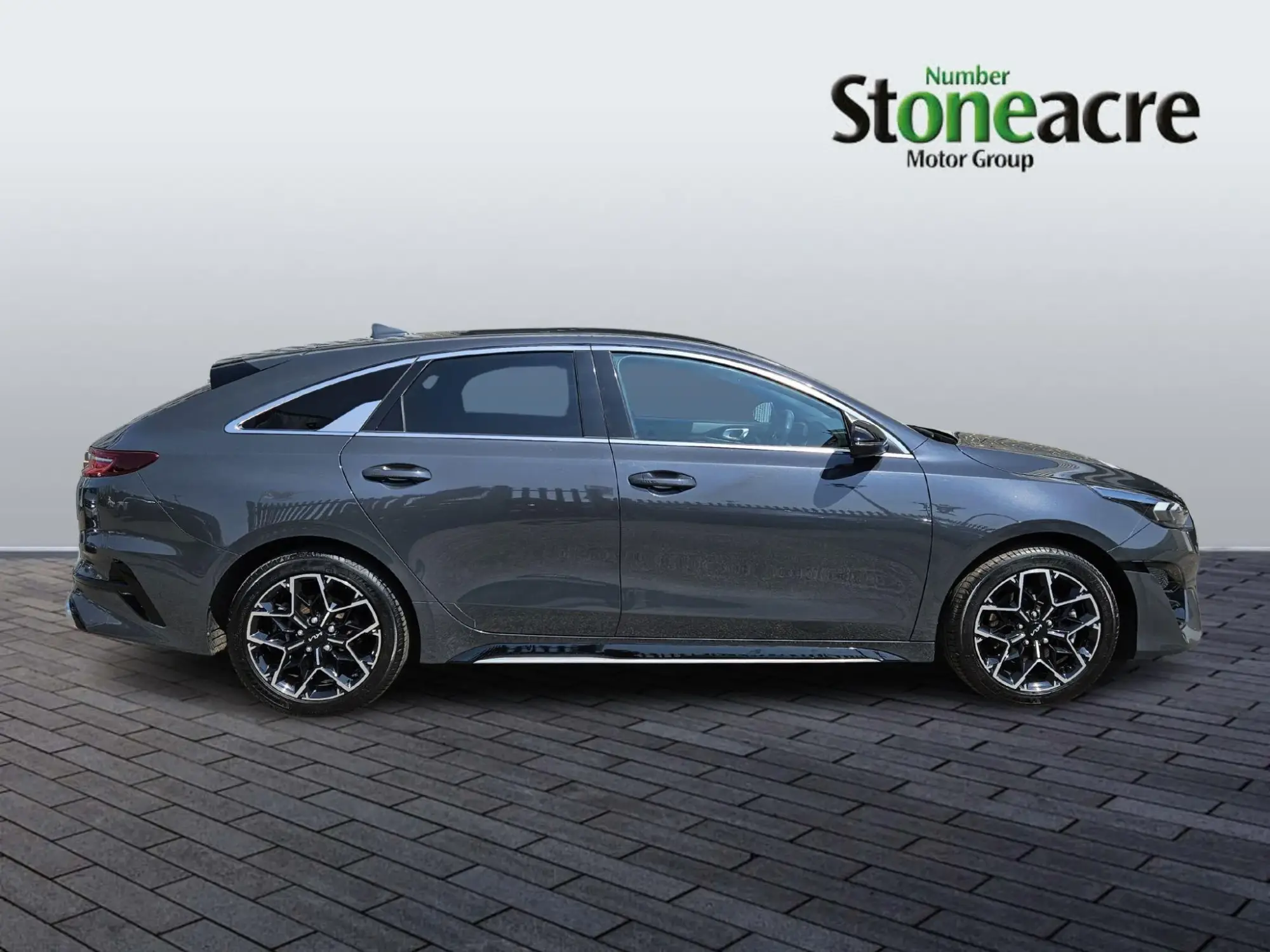 Kia ProCeed Image 2 Kia ProCeed Image 2