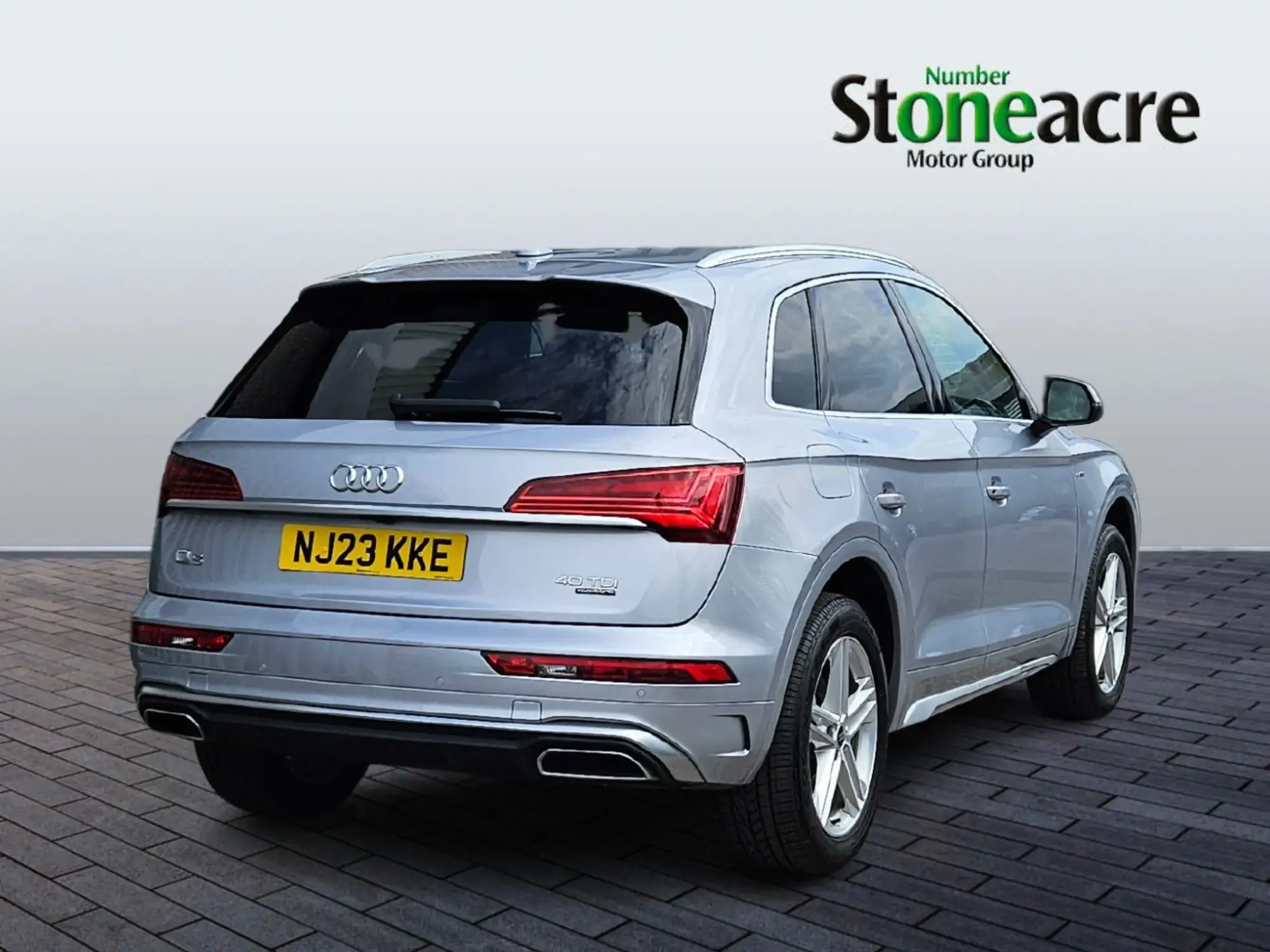 Audi Q5 2.0 TDI 40 S line S Tronic quattro Euro 6 (s/s) 5dr NJ23KKE Image 3