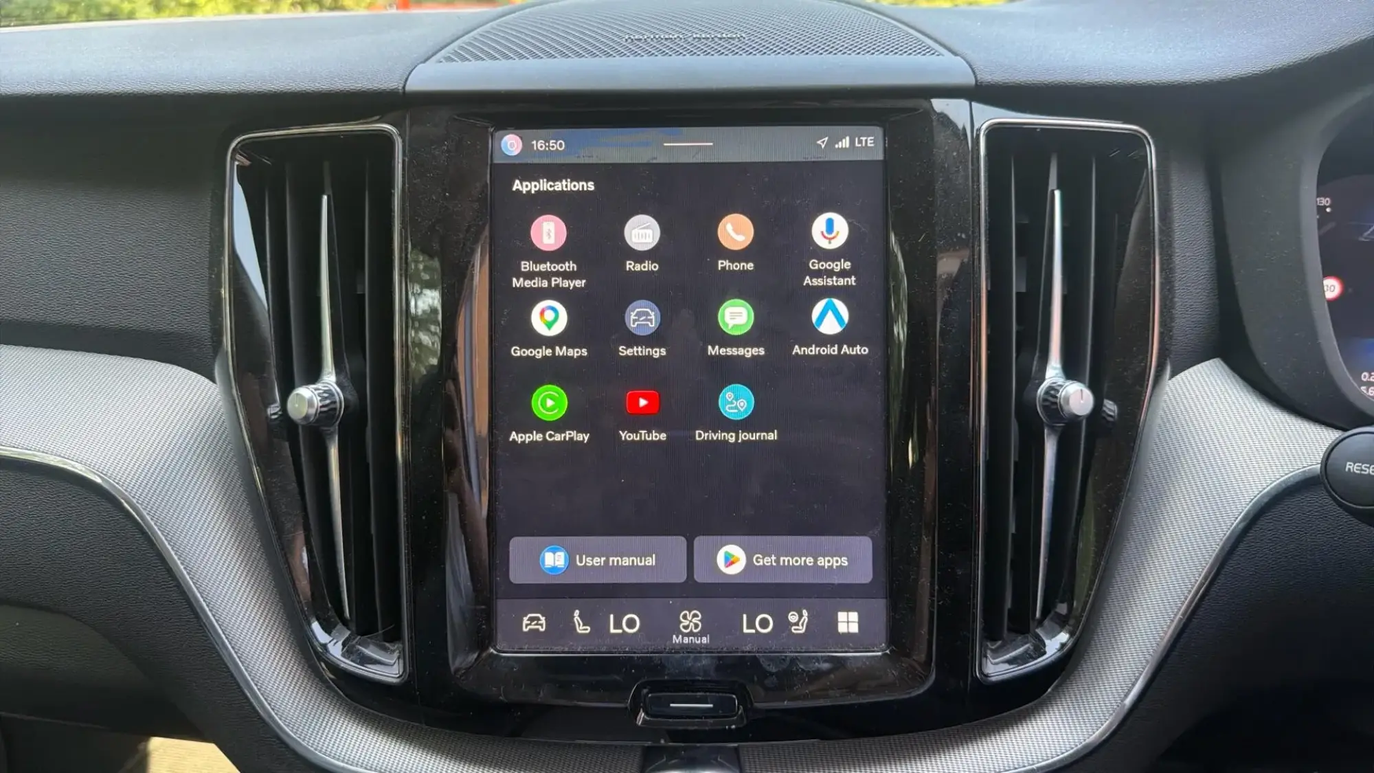 Volvo XC60 Image 12