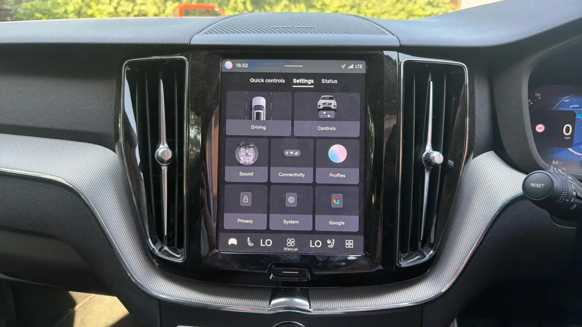 Volvo XC60 Image 16