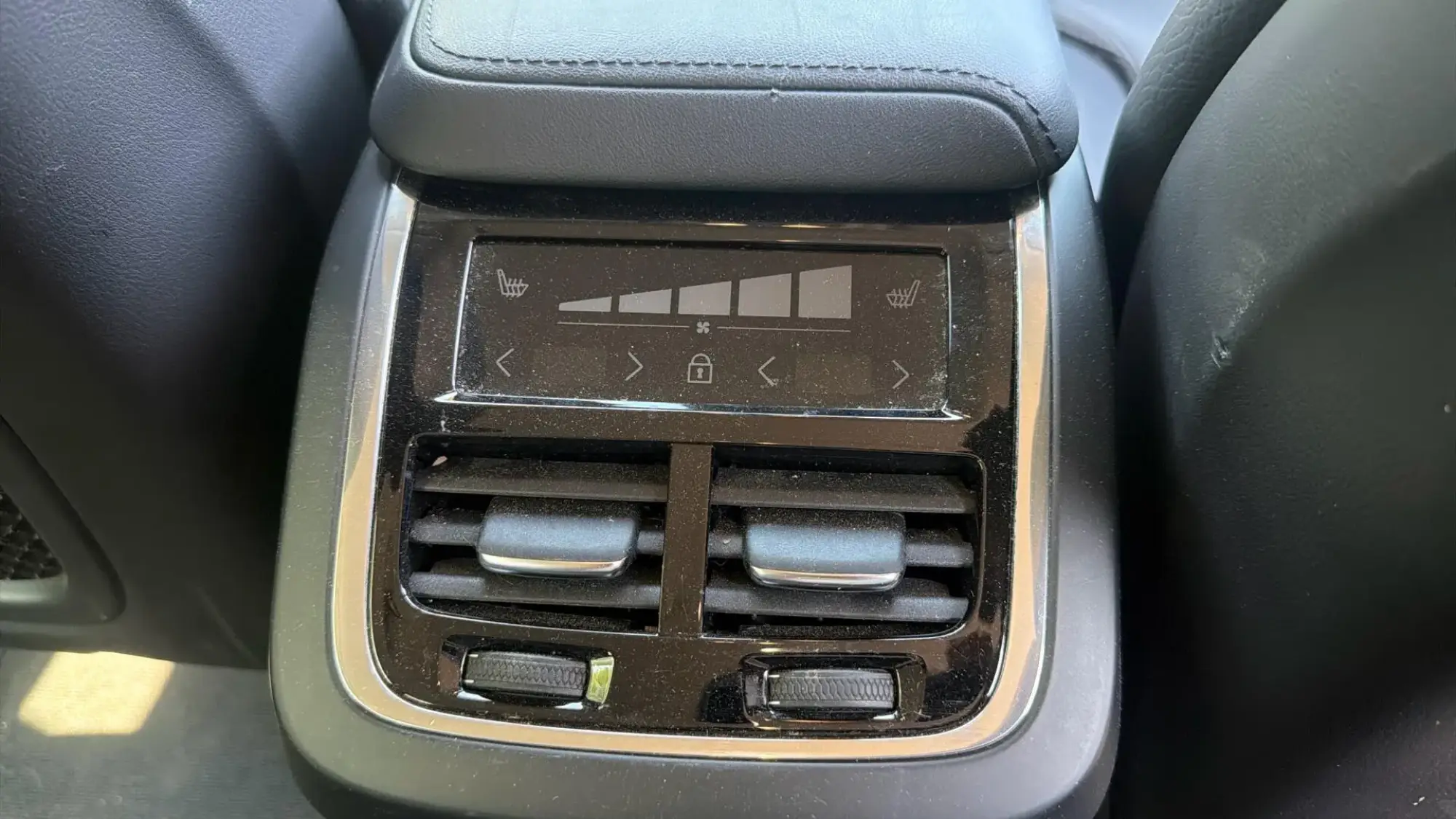 Volvo XC60 Image 32