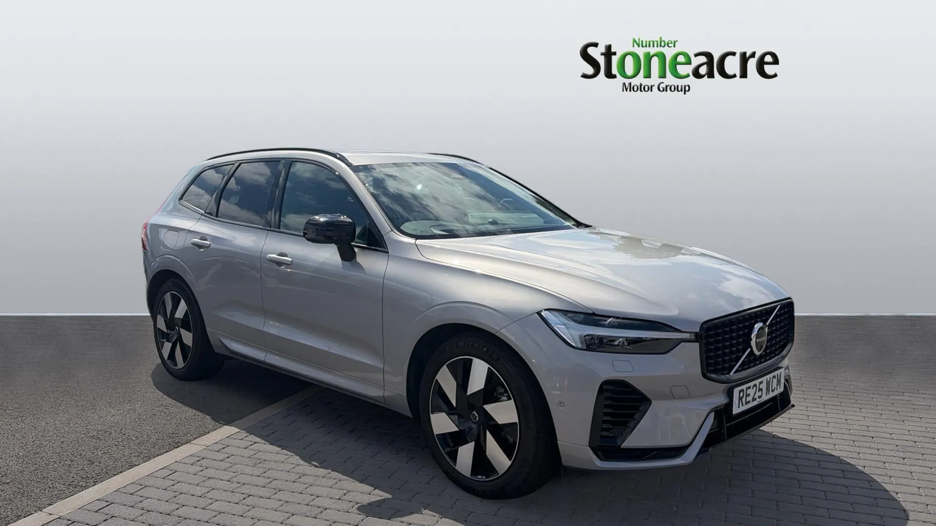 Volvo XC60 listing photo