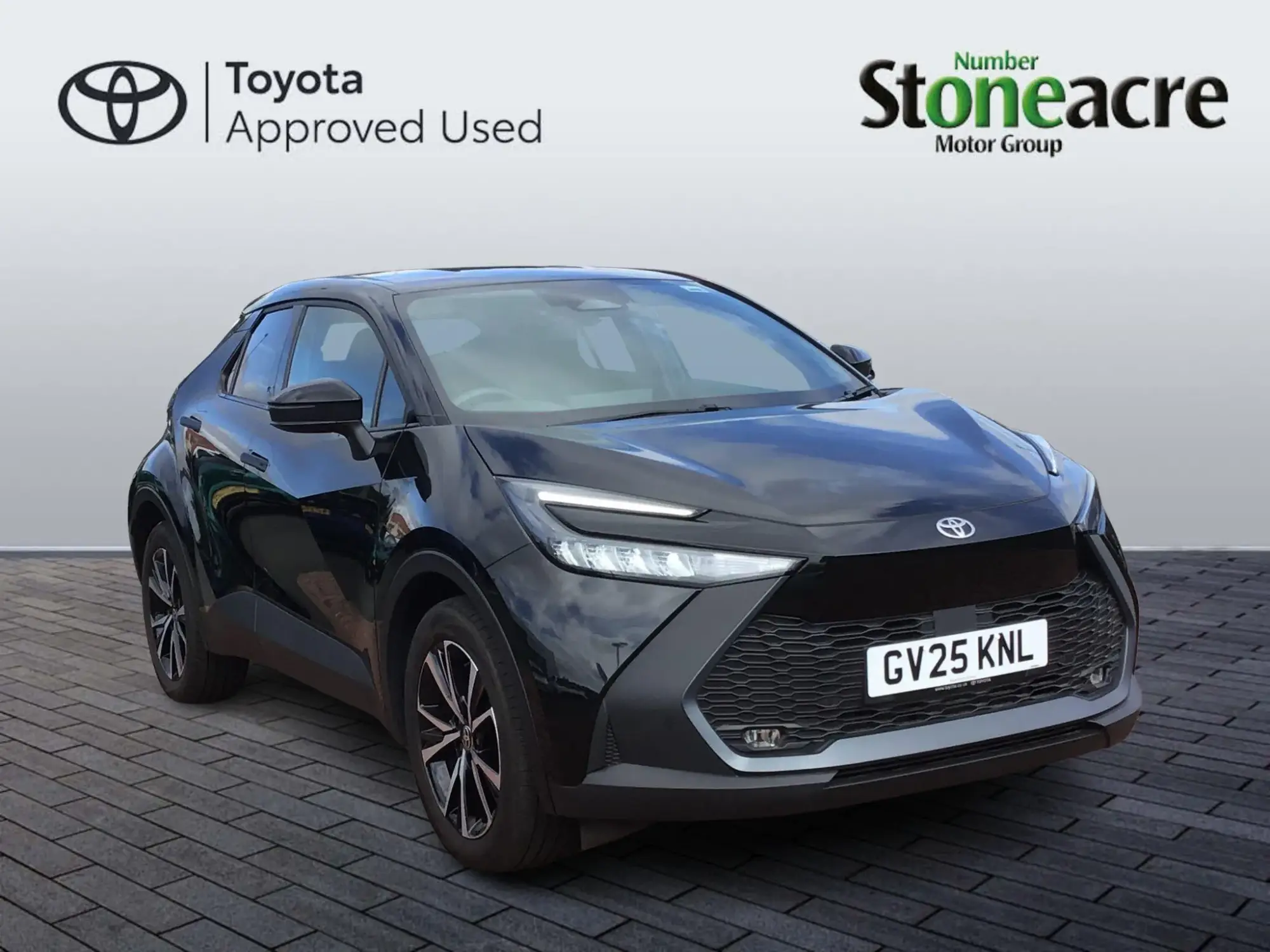 Toyota C-HR Plug-in Hybrid 2.0 VVT-h 13.6 kWh Design CVT Euro 6 (s/s) 5dr GV25KNL Image 1