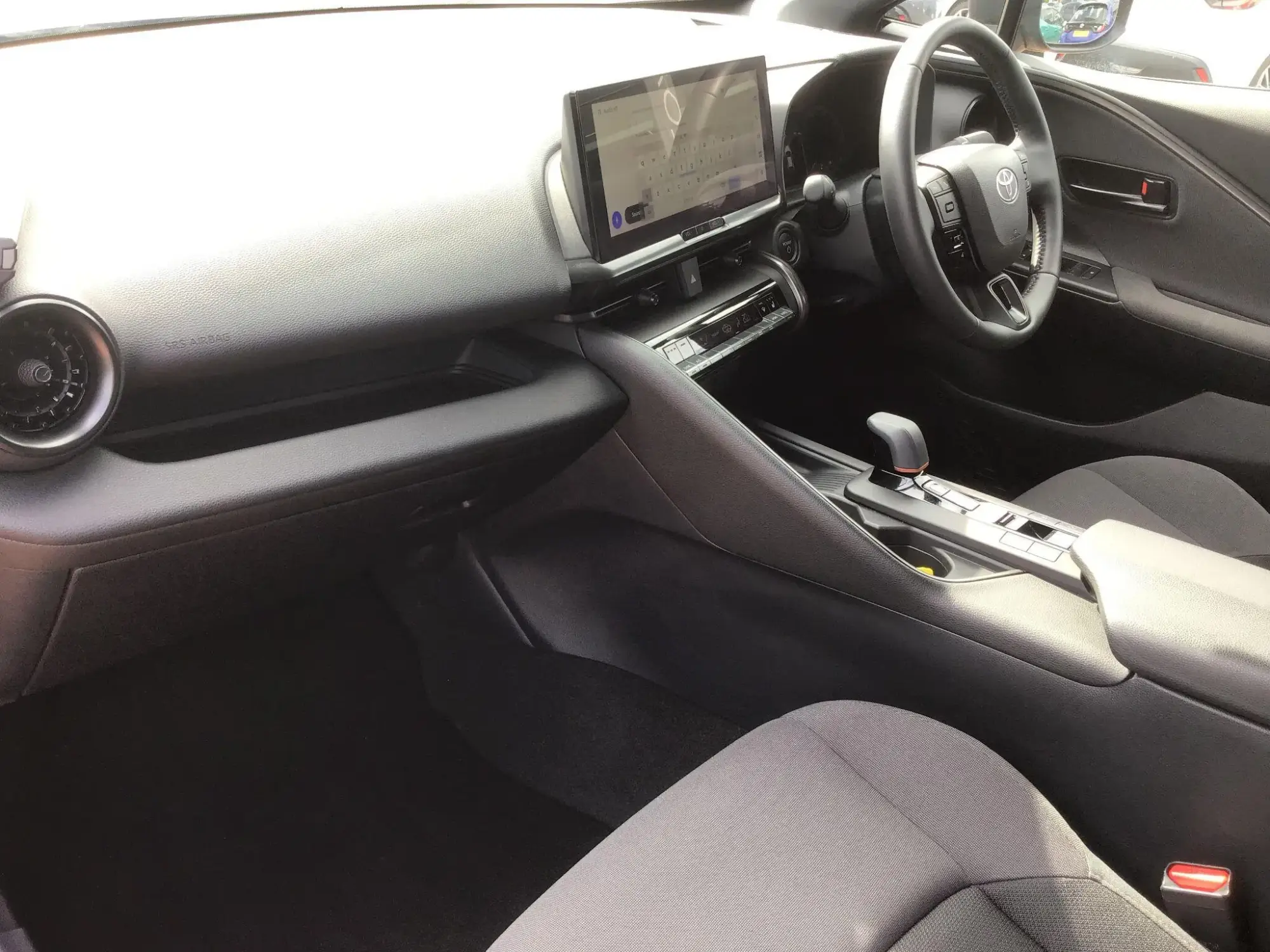 Toyota C-HR Plug-in Hybrid Image 5 Toyota C-HR Plug-in Hybrid Image 5