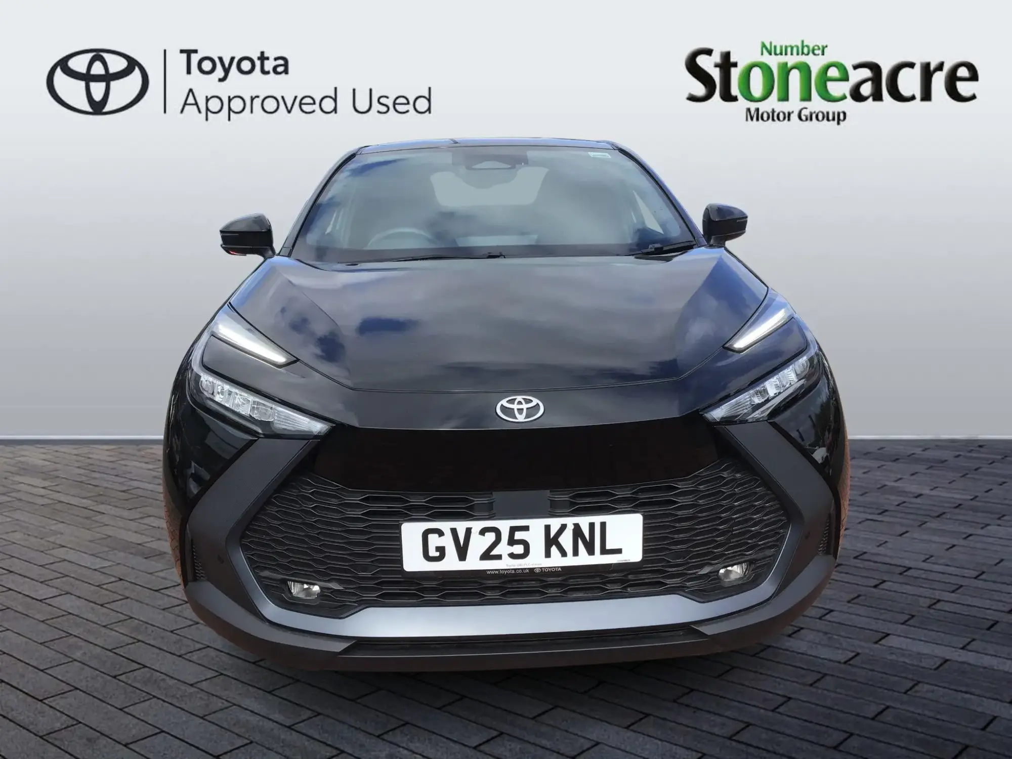Toyota C-HR Plug-in Hybrid Image 18 Toyota C-HR Plug-in Hybrid Image 18