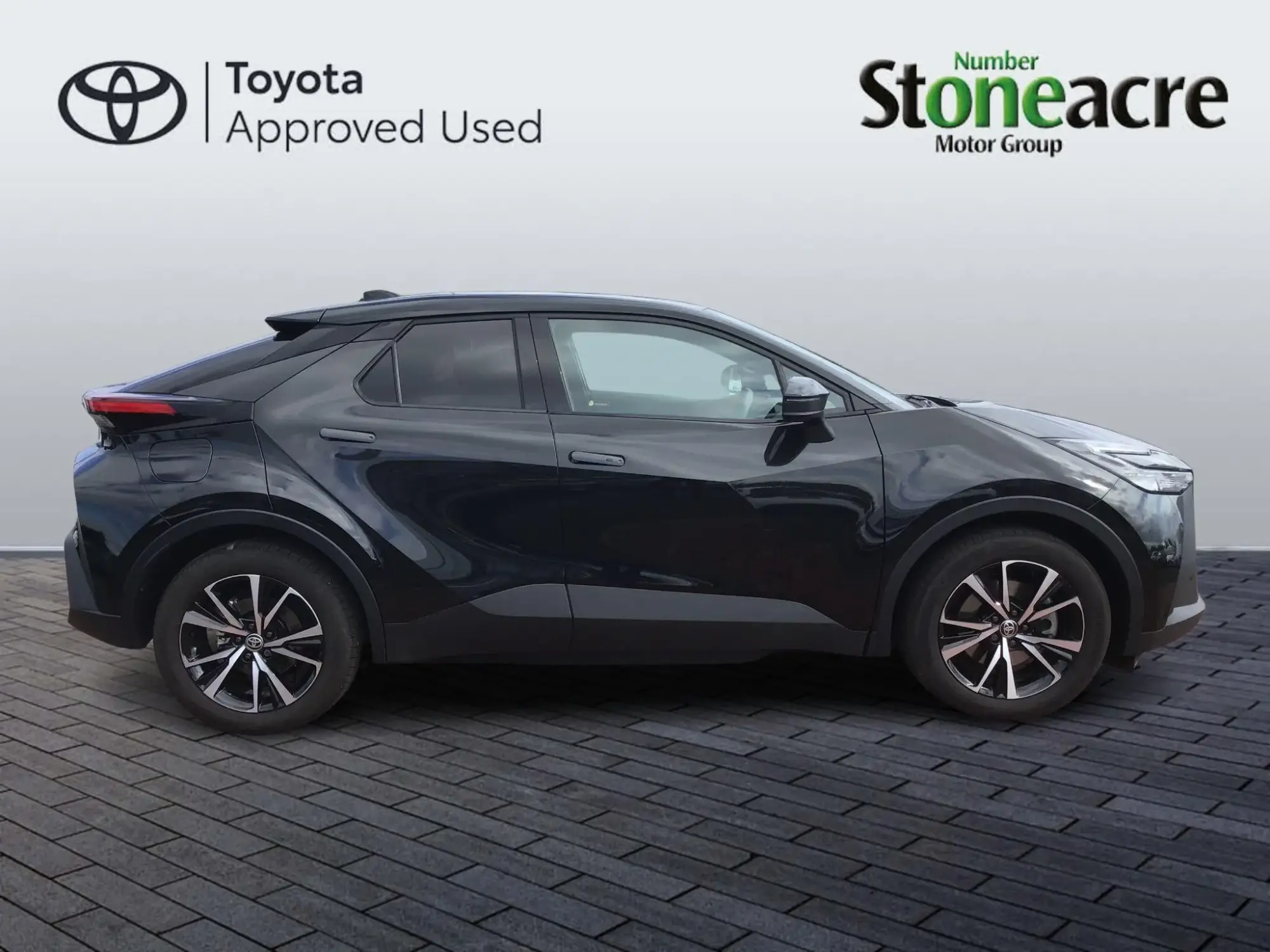 Toyota C-HR Plug-in Hybrid Image 19 Toyota C-HR Plug-in Hybrid Image 19