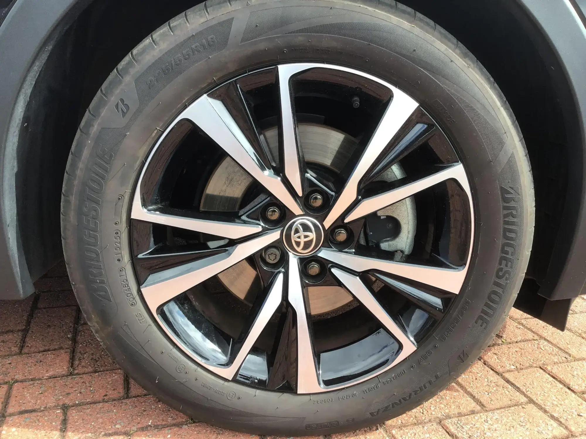 Toyota C-HR Plug-in Hybrid Image 21 Toyota C-HR Plug-in Hybrid Image 21