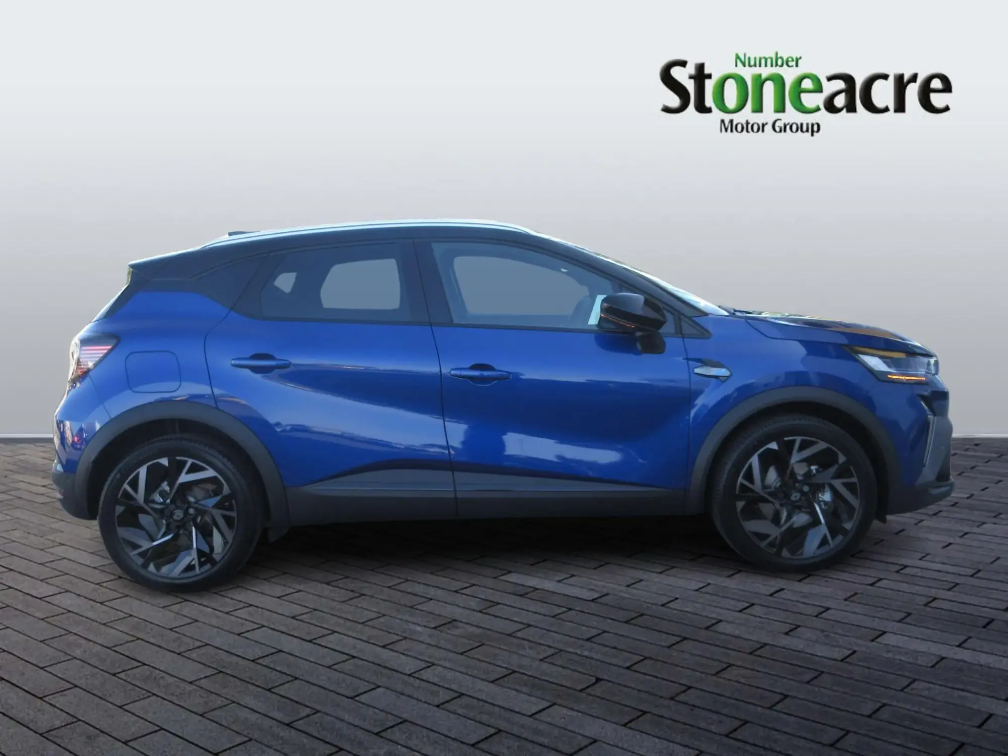 Renault Captur E-Tech 1.8 E-TECH esprit Alpine Auto Euro 6 (s/s) 5dr NU26VPA Image 2