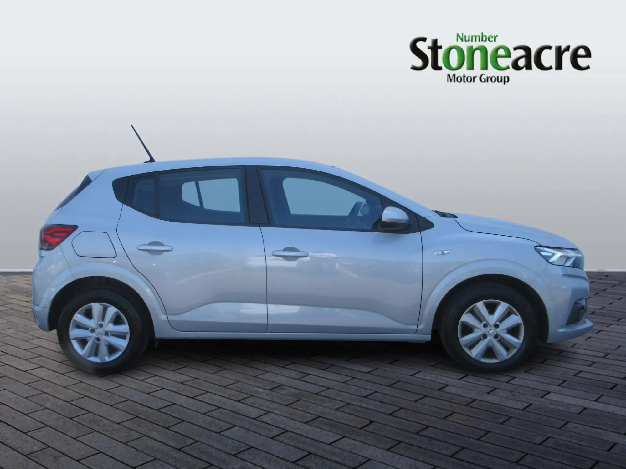 Dacia Sandero Image 2
