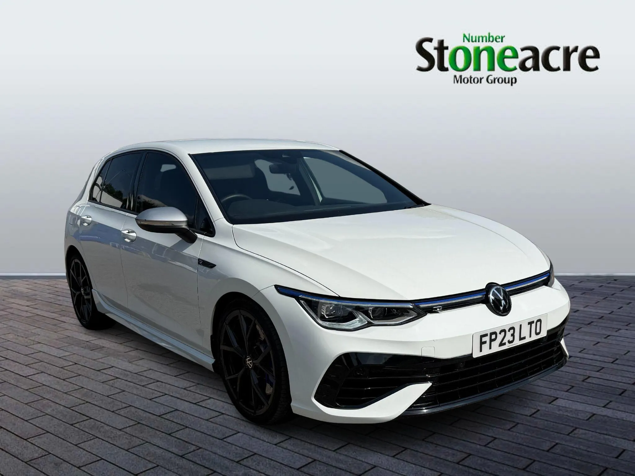 Volkswagen Golf R listing photo