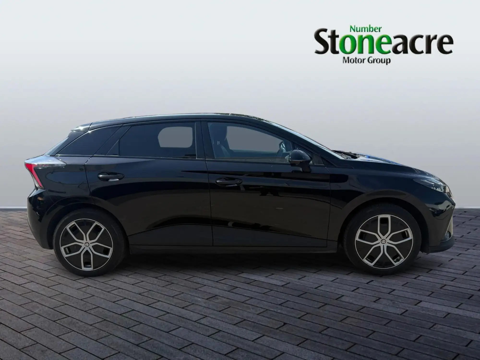 MG 4 EV 150kW Trophy EV Long Range 64kWh 5dr Auto YR74XGW Image 2