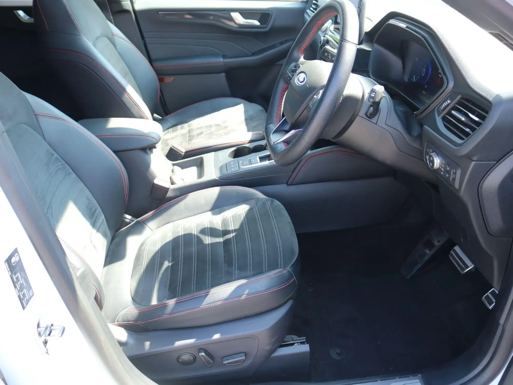 Ford Kuga Plug-In Hybrid Image 12 Ford Kuga Plug-In Hybrid Image 12