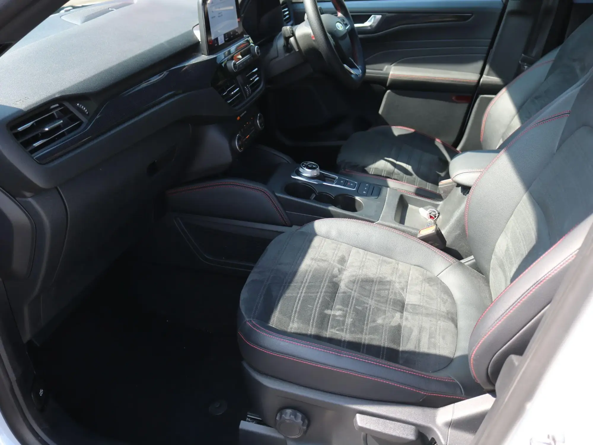 Ford Kuga Plug-In Hybrid Image 15 Ford Kuga Plug-In Hybrid Image 15