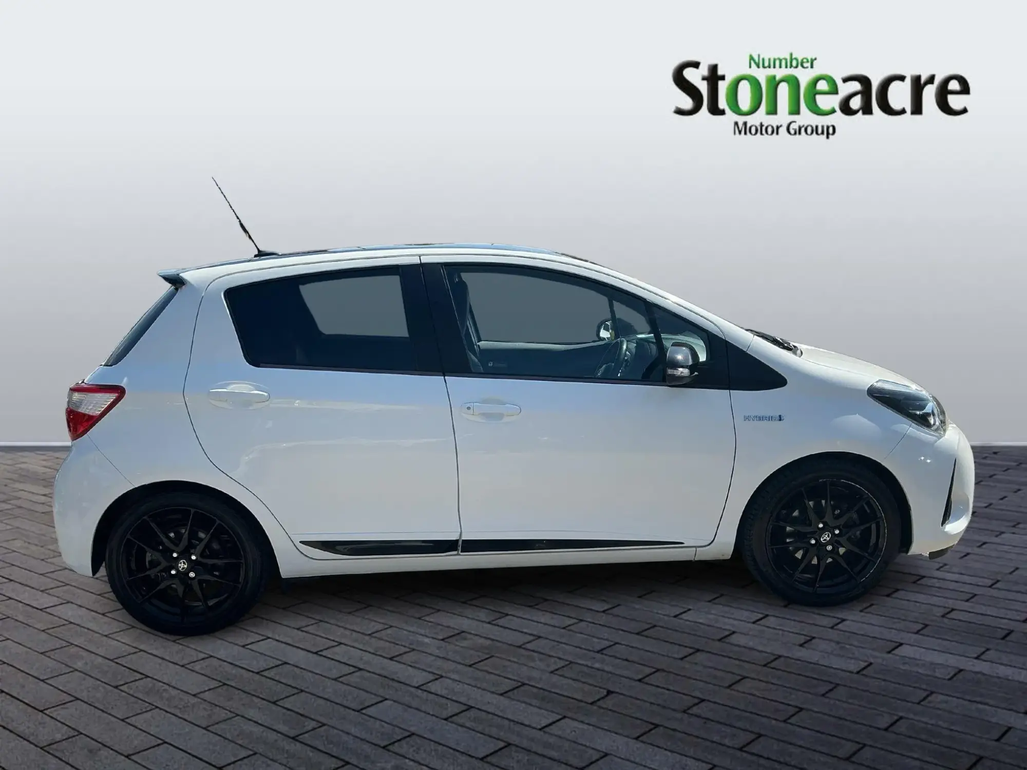 Toyota Yaris Image 2