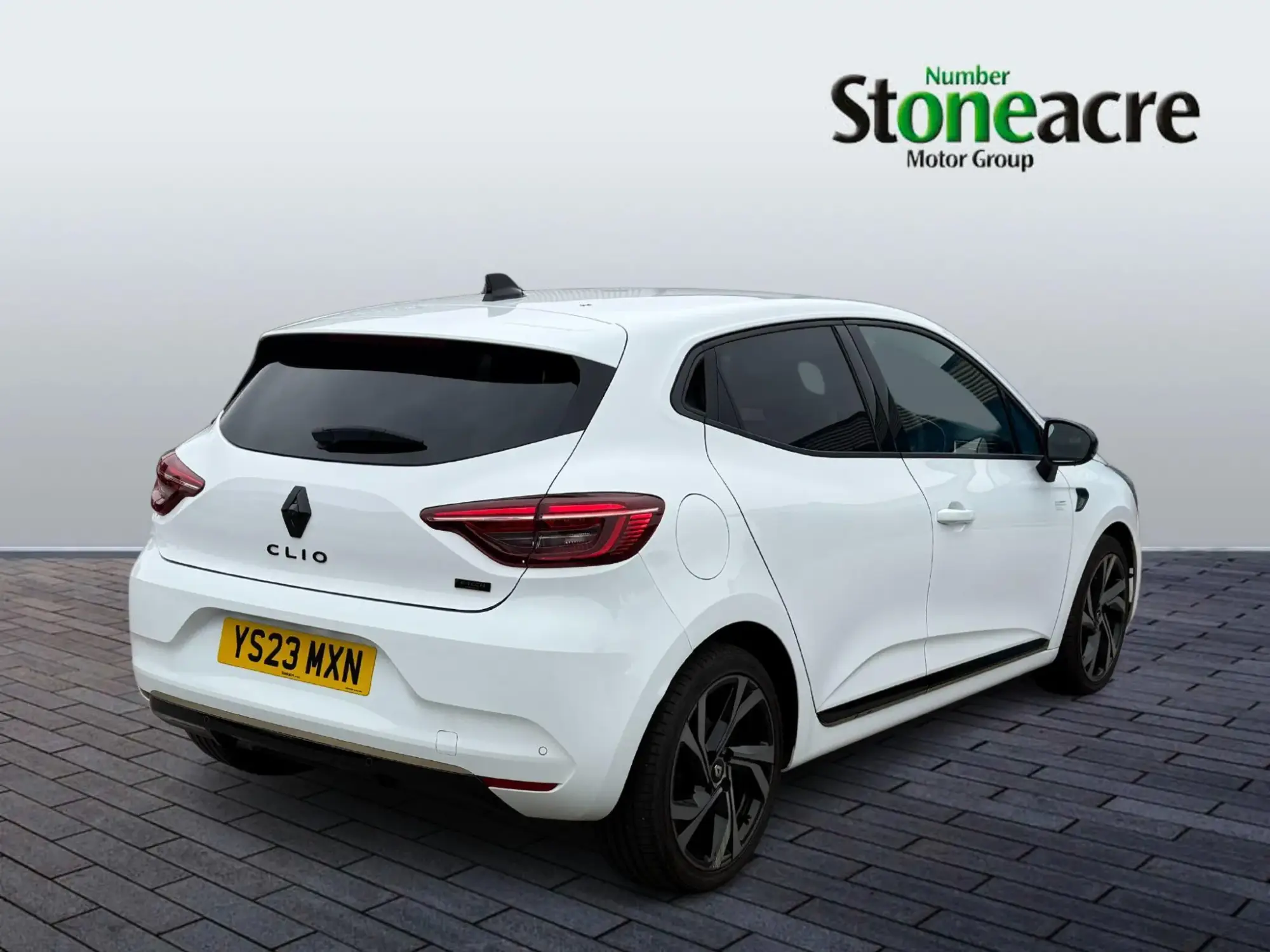Renault Clio E-Tech 1.6 E-TECH full hybrid 145 Engineered 5dr Auto YS23MXN Image 3