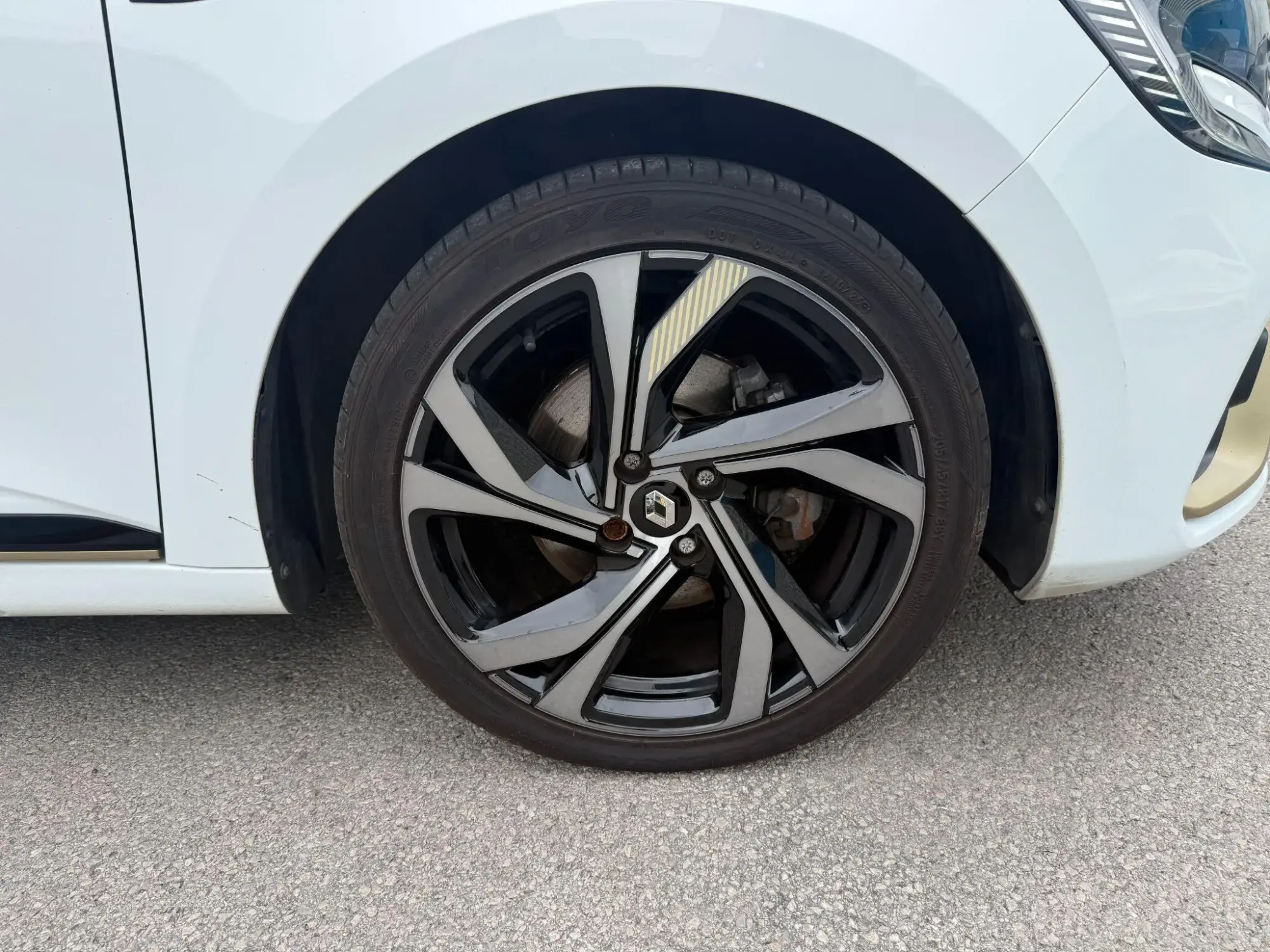 Renault Clio E-Tech Image 10