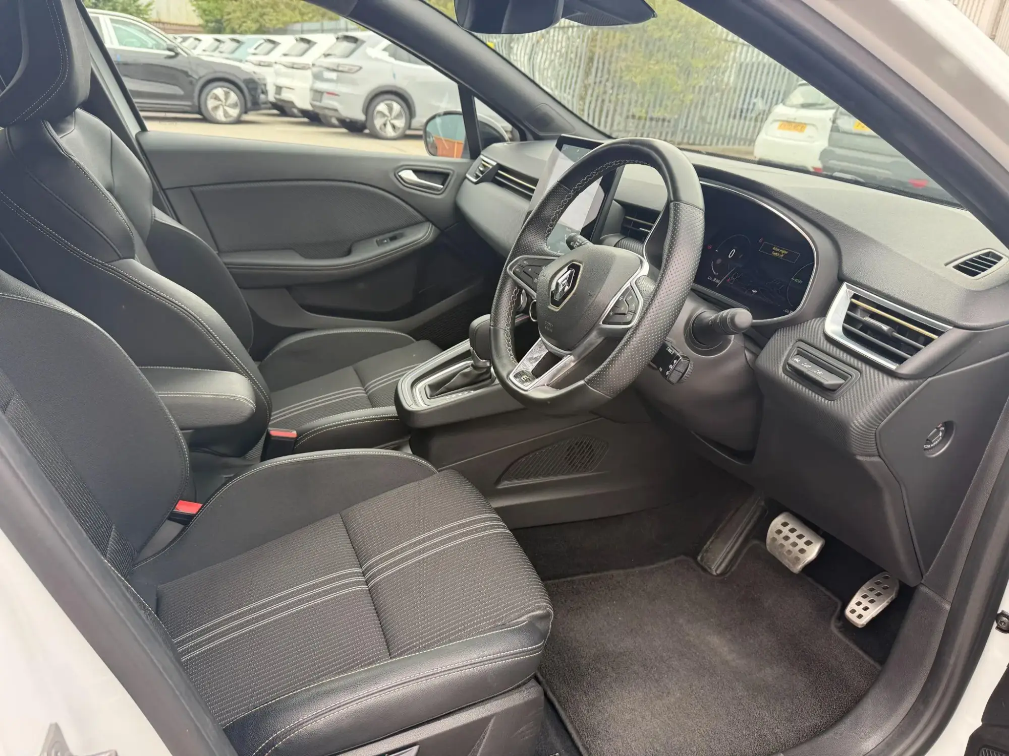 Renault Clio E-Tech Image 21