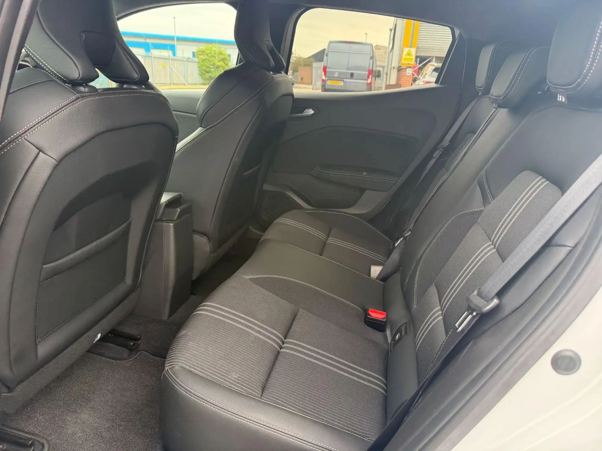 Renault Clio E-Tech Image 23