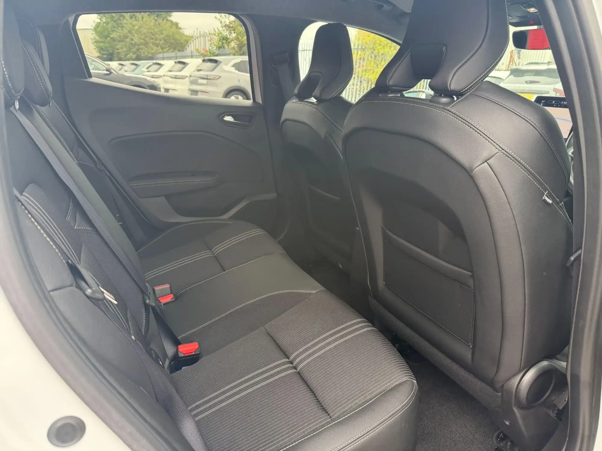 Renault Clio E-Tech Image 24