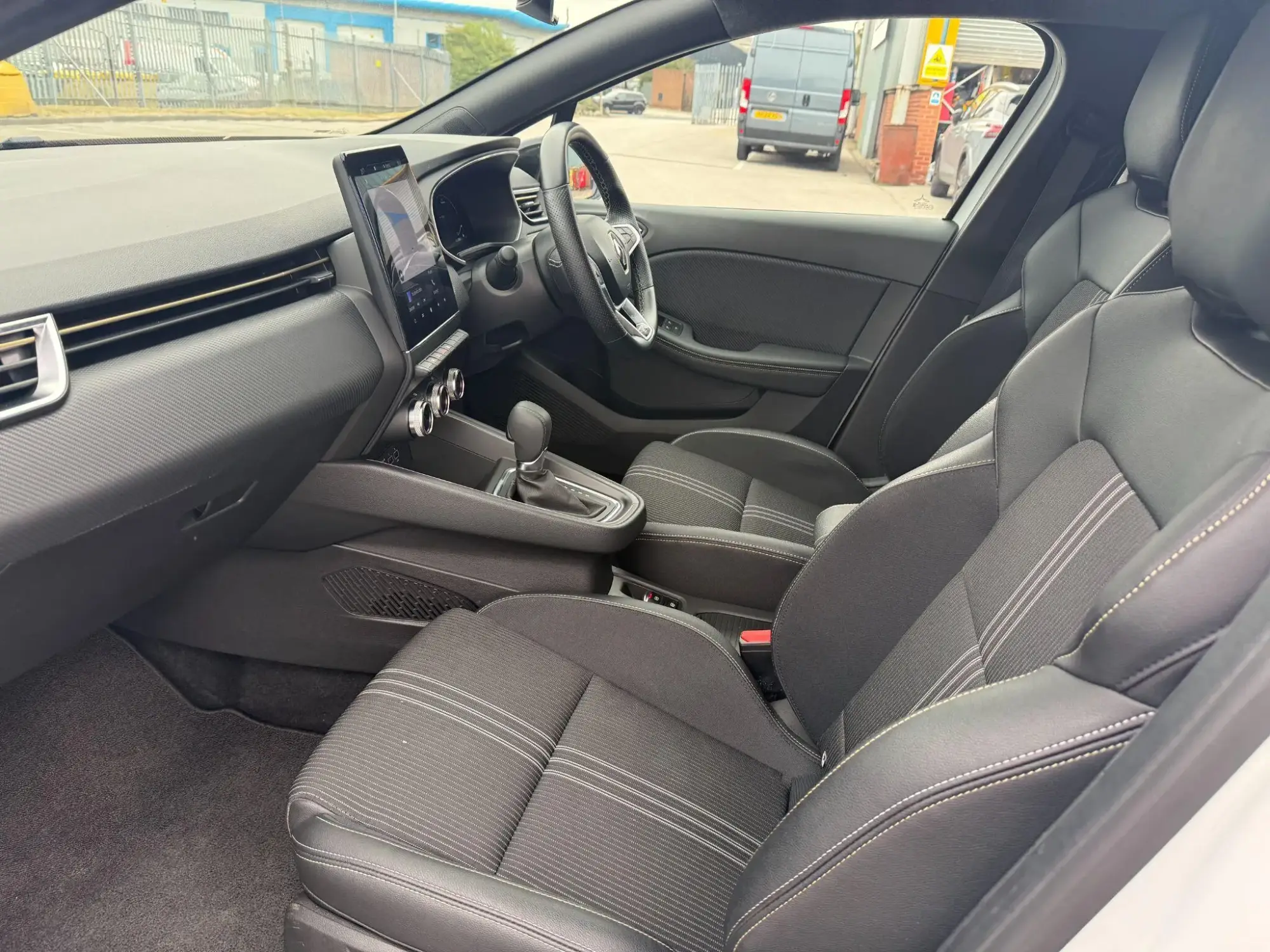 Renault Clio E-Tech Image 39
