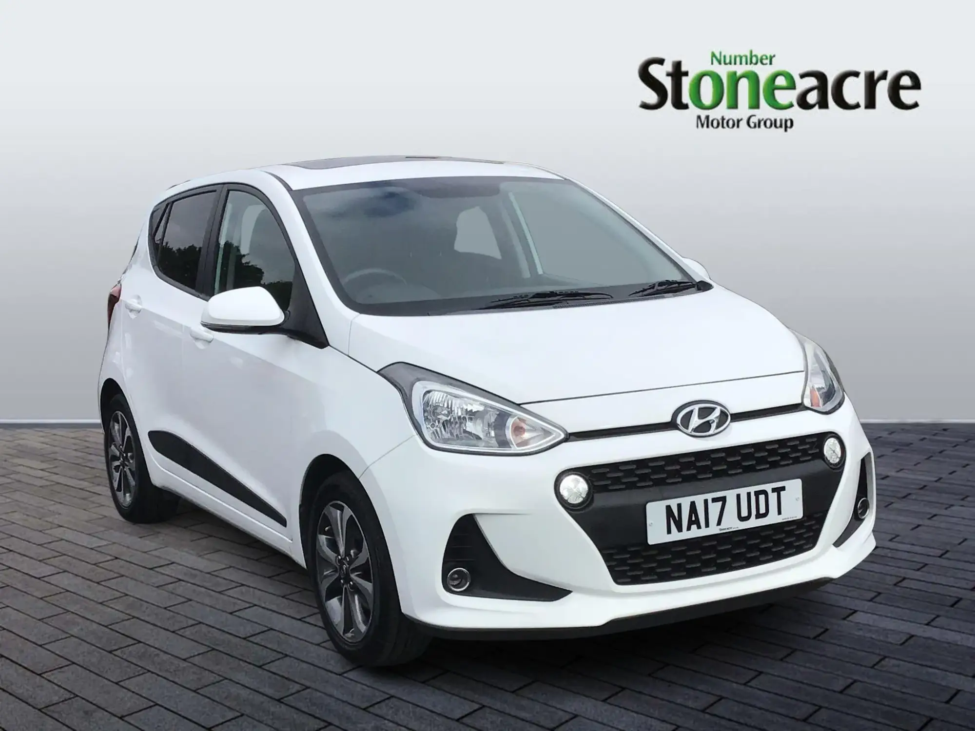 Hyundai i10 1.2 Premium SE Hatchback 5dr Petrol Auto Euro 6 (87 ps) NA17UDT Image 1