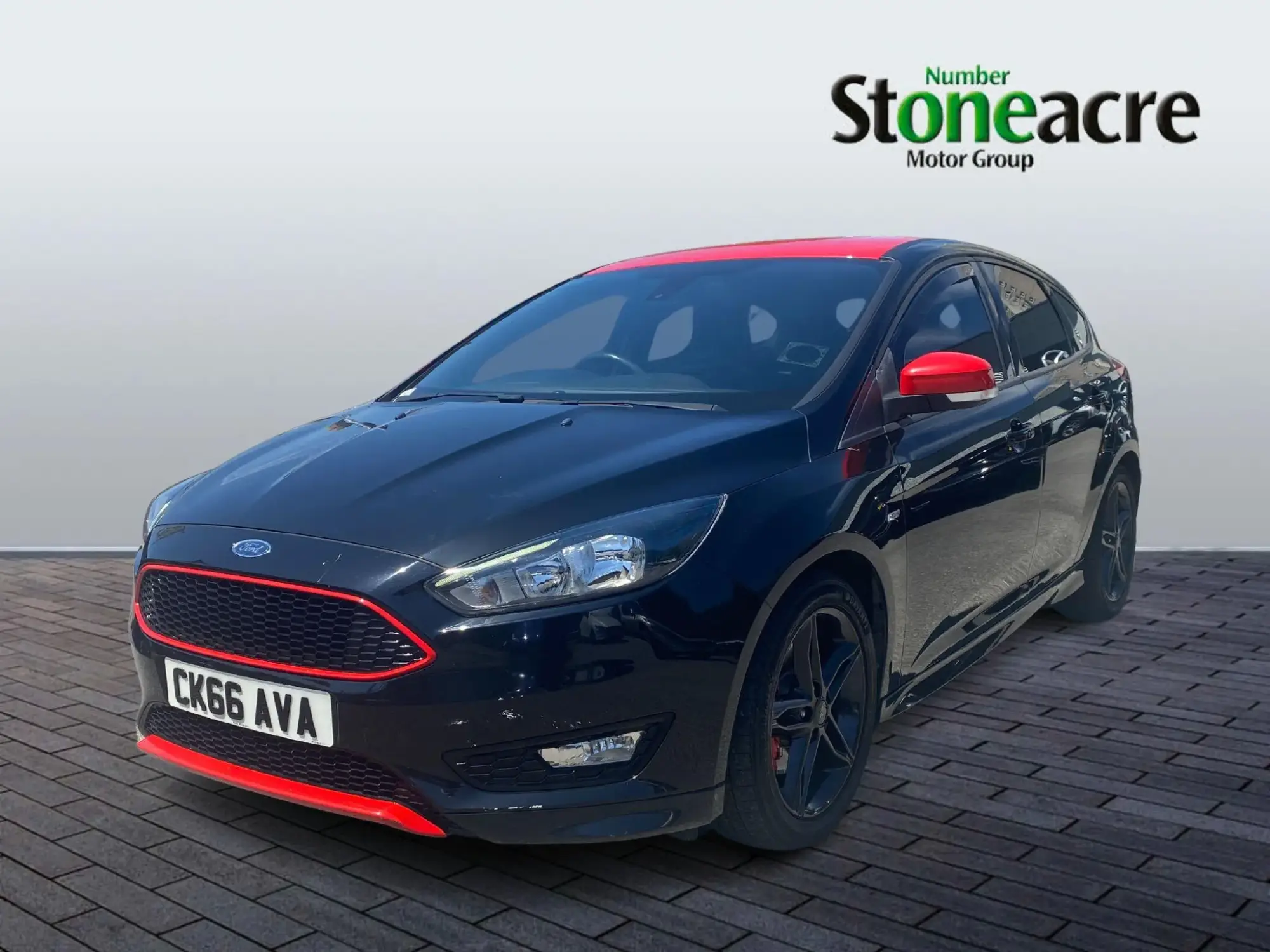 Ford Focus 1.5T EcoBoost Zetec S Black Edition Euro 6 (s/s) 5dr CK66AVA Image 3
