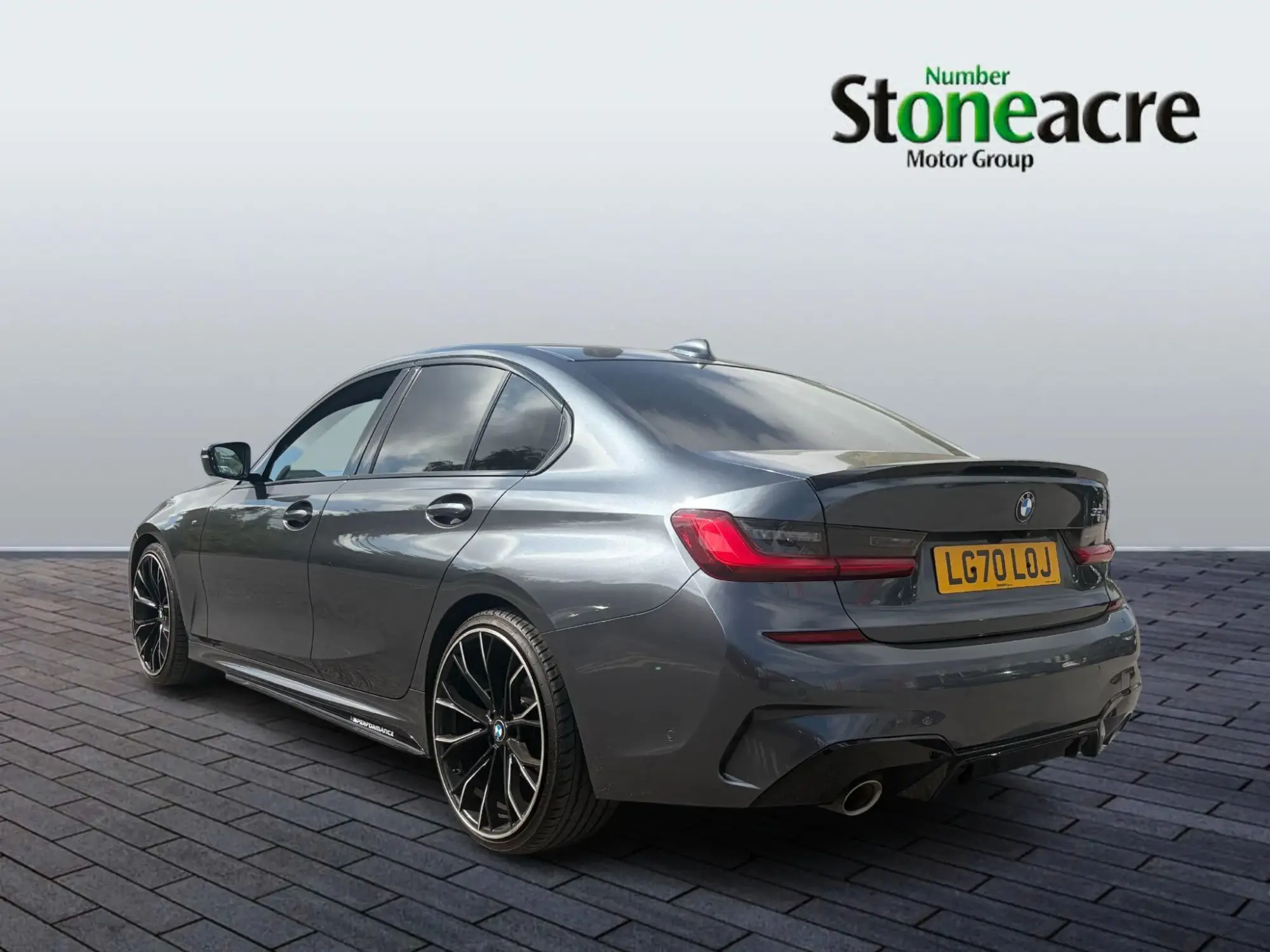 BMW 3 Series Image 4