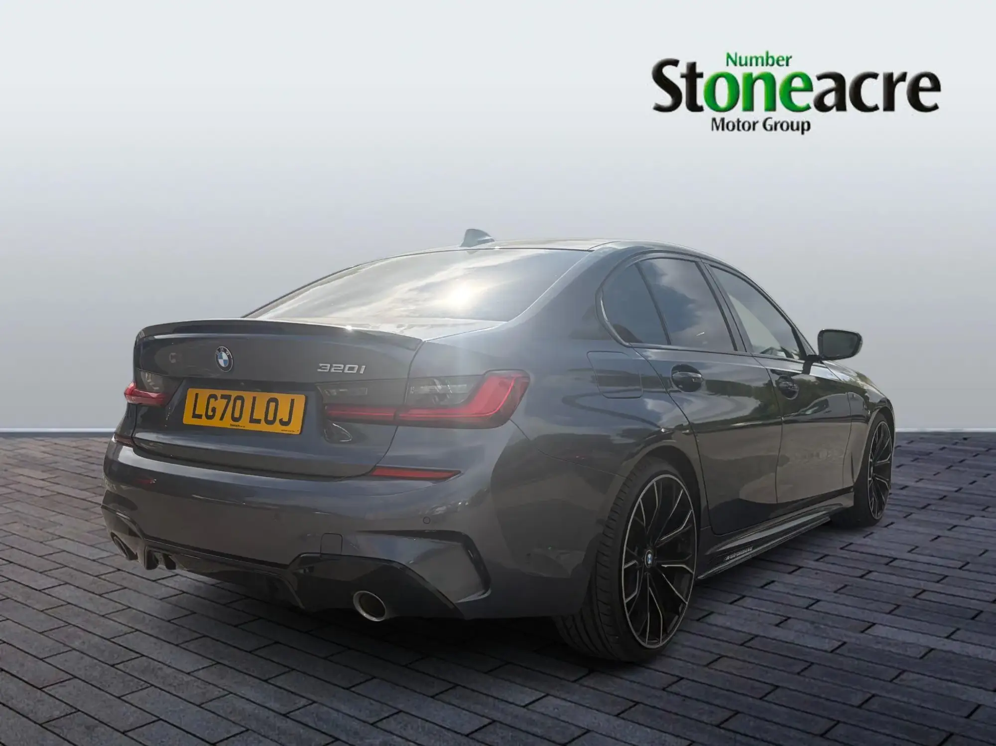 BMW 3 Series Image 7