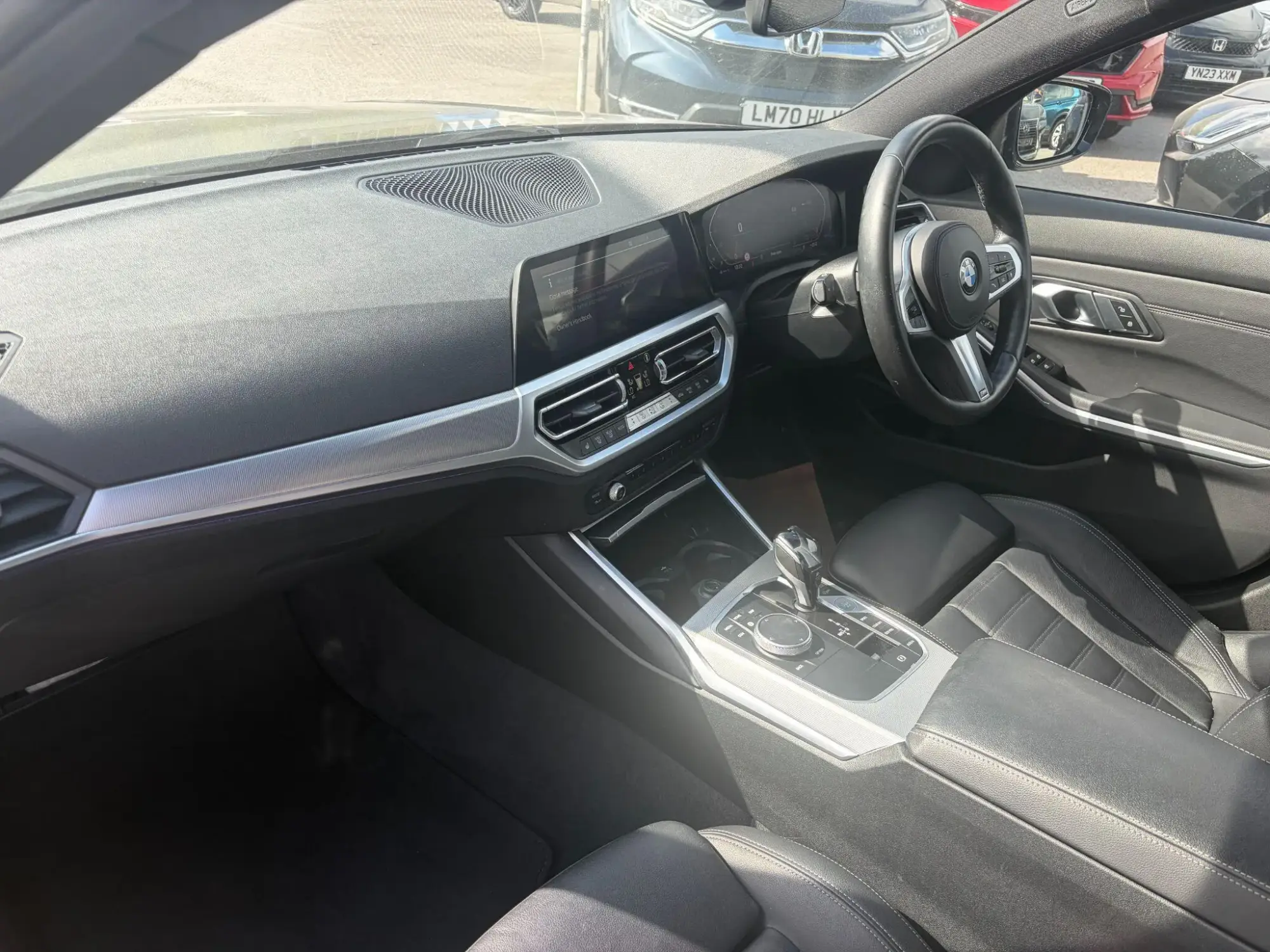 BMW 3 Series Image 10