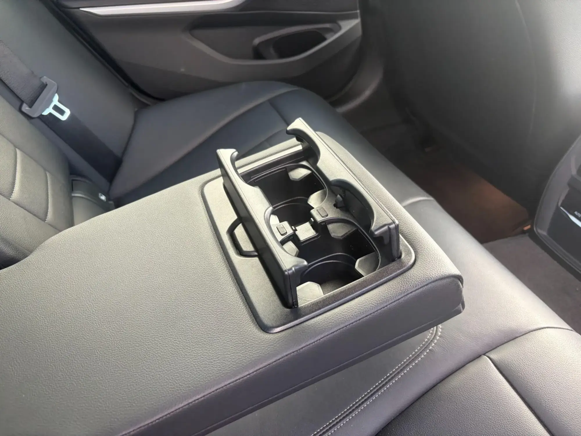 BMW 3 Series Image 11