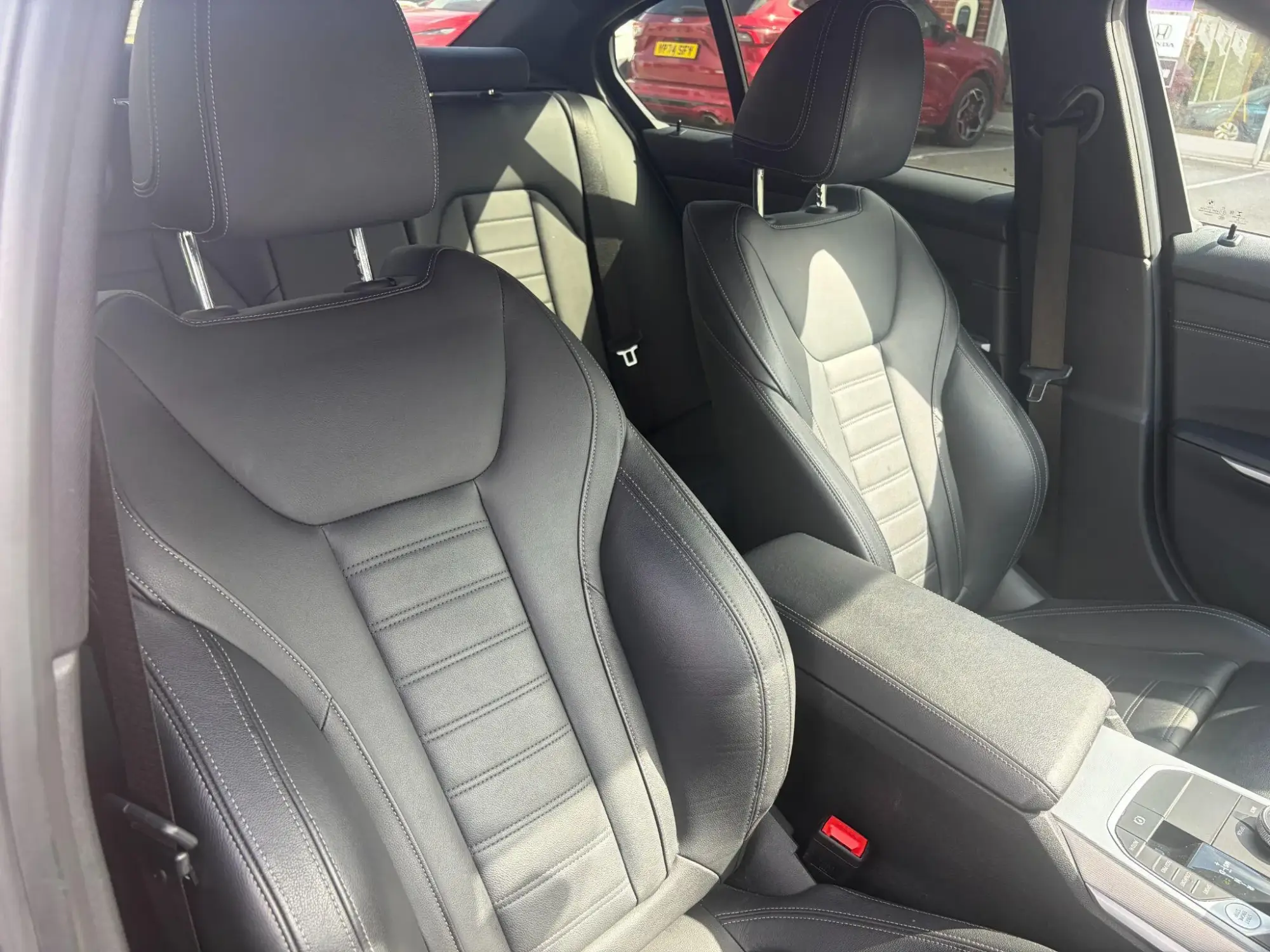 BMW 3 Series Image 12