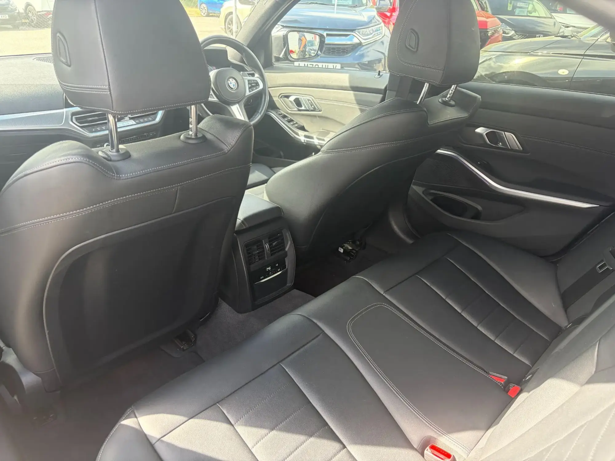 BMW 3 Series Image 13