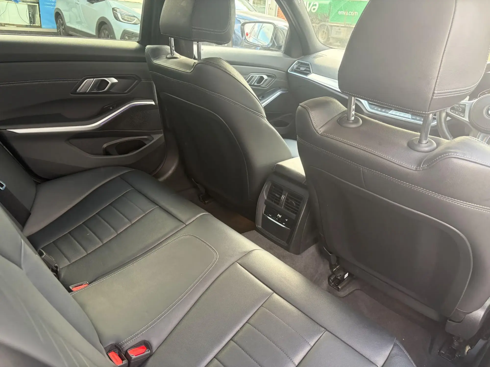 BMW 3 Series Image 15