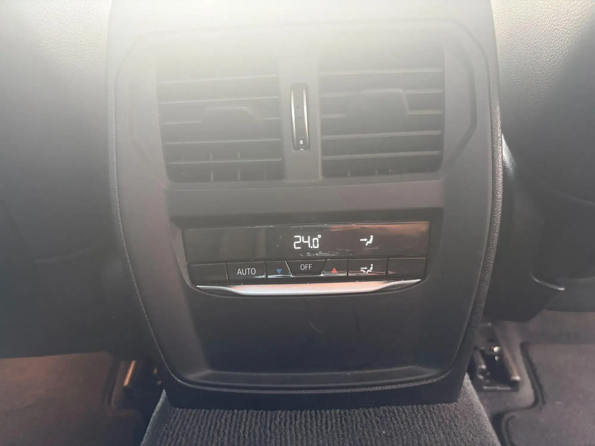 BMW 3 Series Image 21
