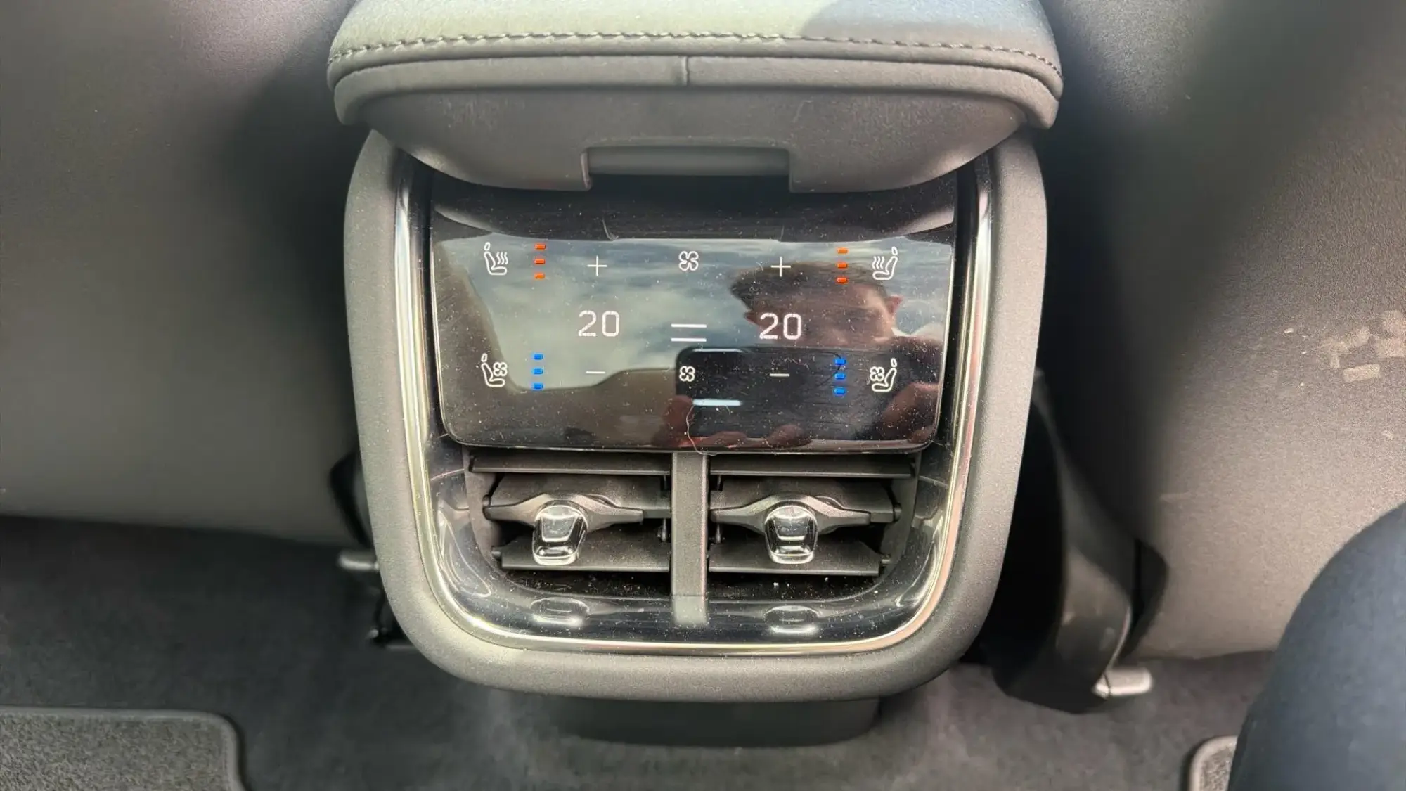 Volvo ES90 Image 34