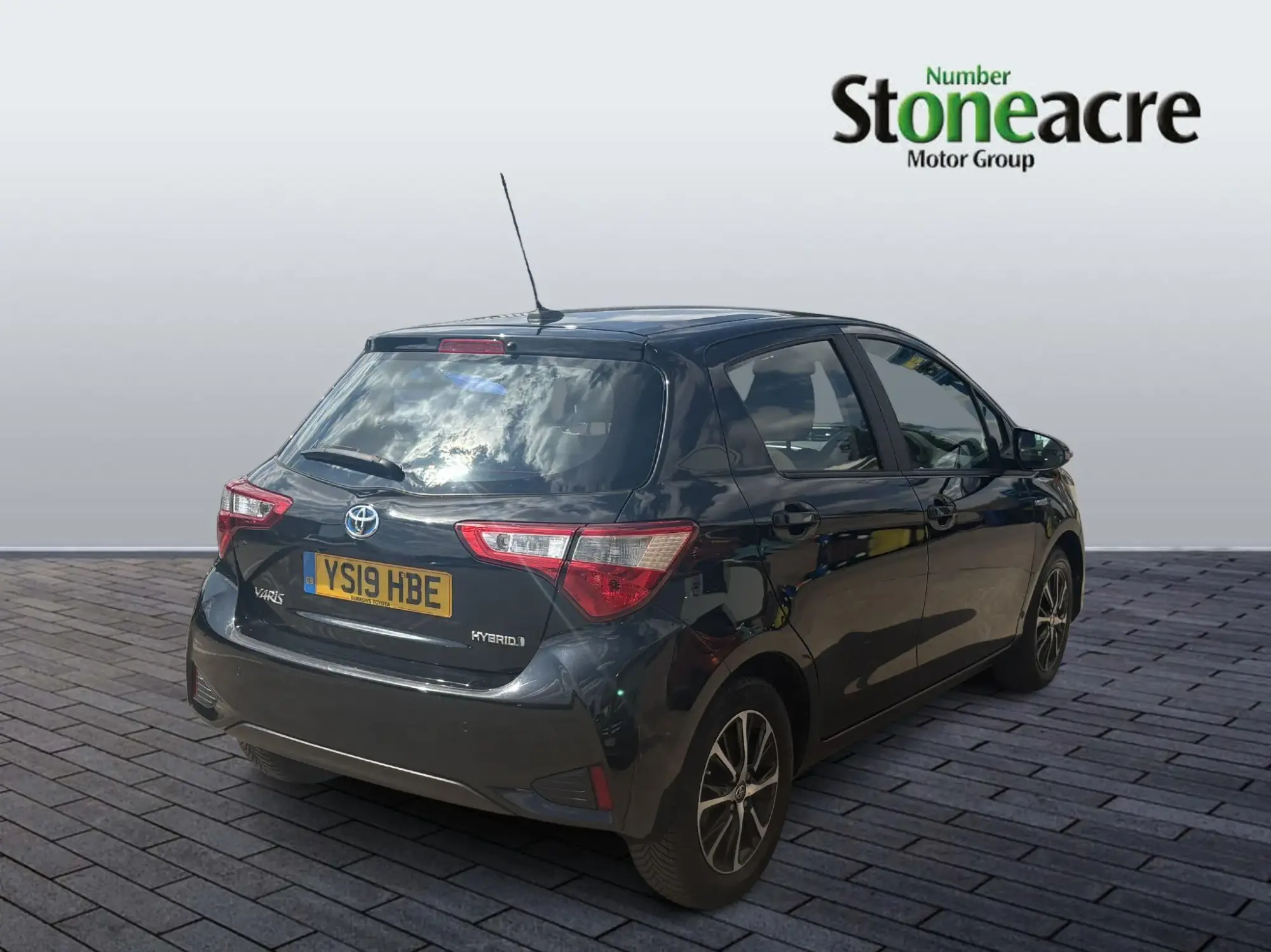 Toyota Yaris 1.5 VVT-h Icon Tech Hatchback 5dr Petrol Hybrid E-CVT Euro 6 (s/s) (100 ps) YS19HBE Image 3