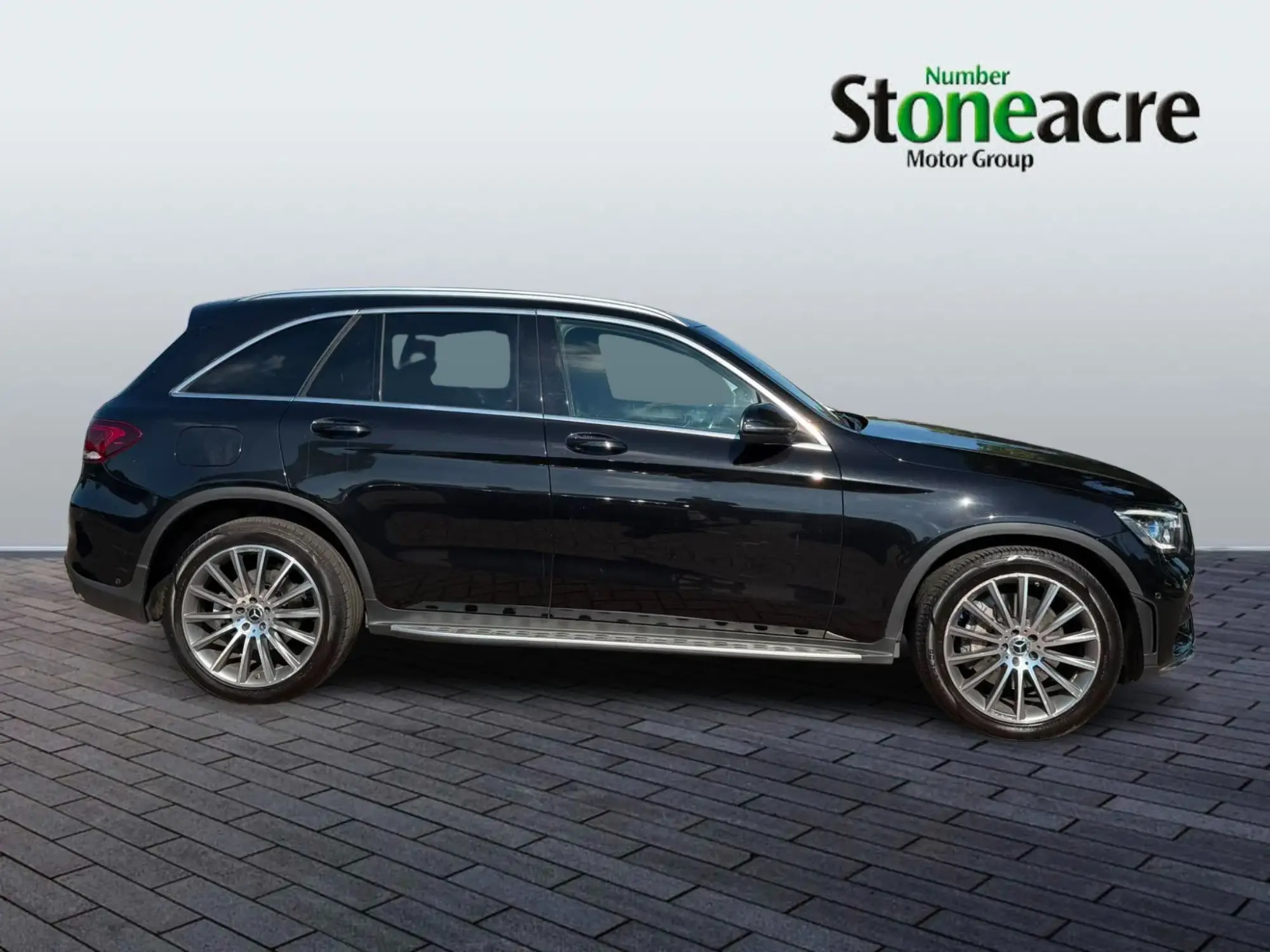Mercedes-Benz GLC 2.0 GLC220d AMG Line (Premium) G-Tronic+ 4MATIC Euro 6 (s/s) 5dr YE69GZV Image 2
