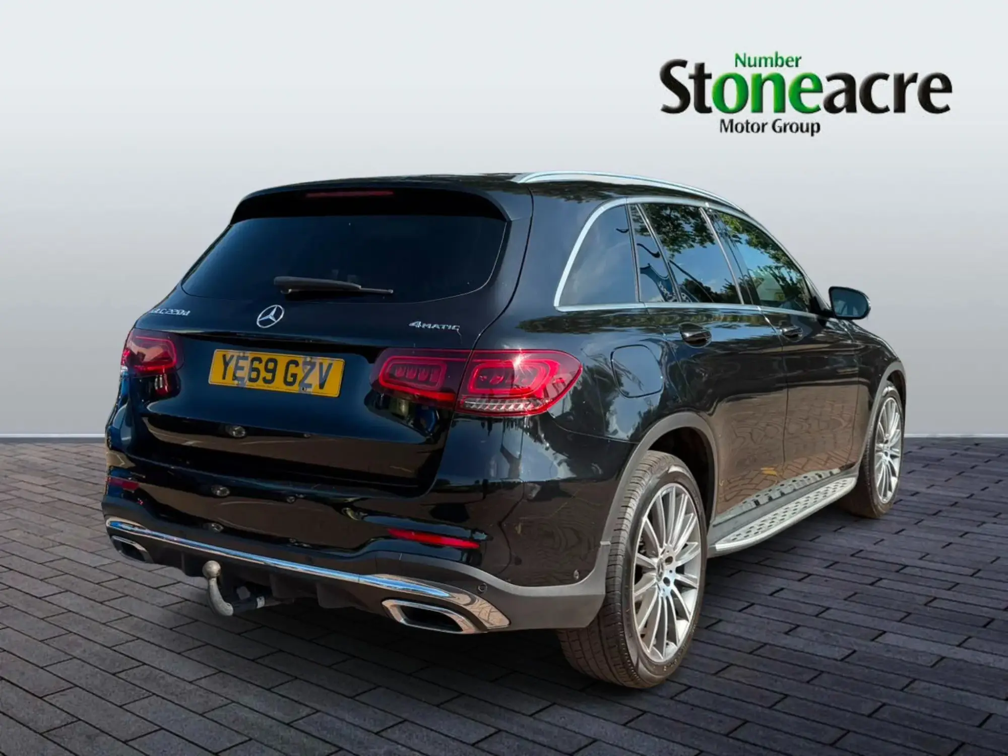 Mercedes-Benz GLC 2.0 GLC220d AMG Line (Premium) G-Tronic+ 4MATIC Euro 6 (s/s) 5dr YE69GZV Image 3