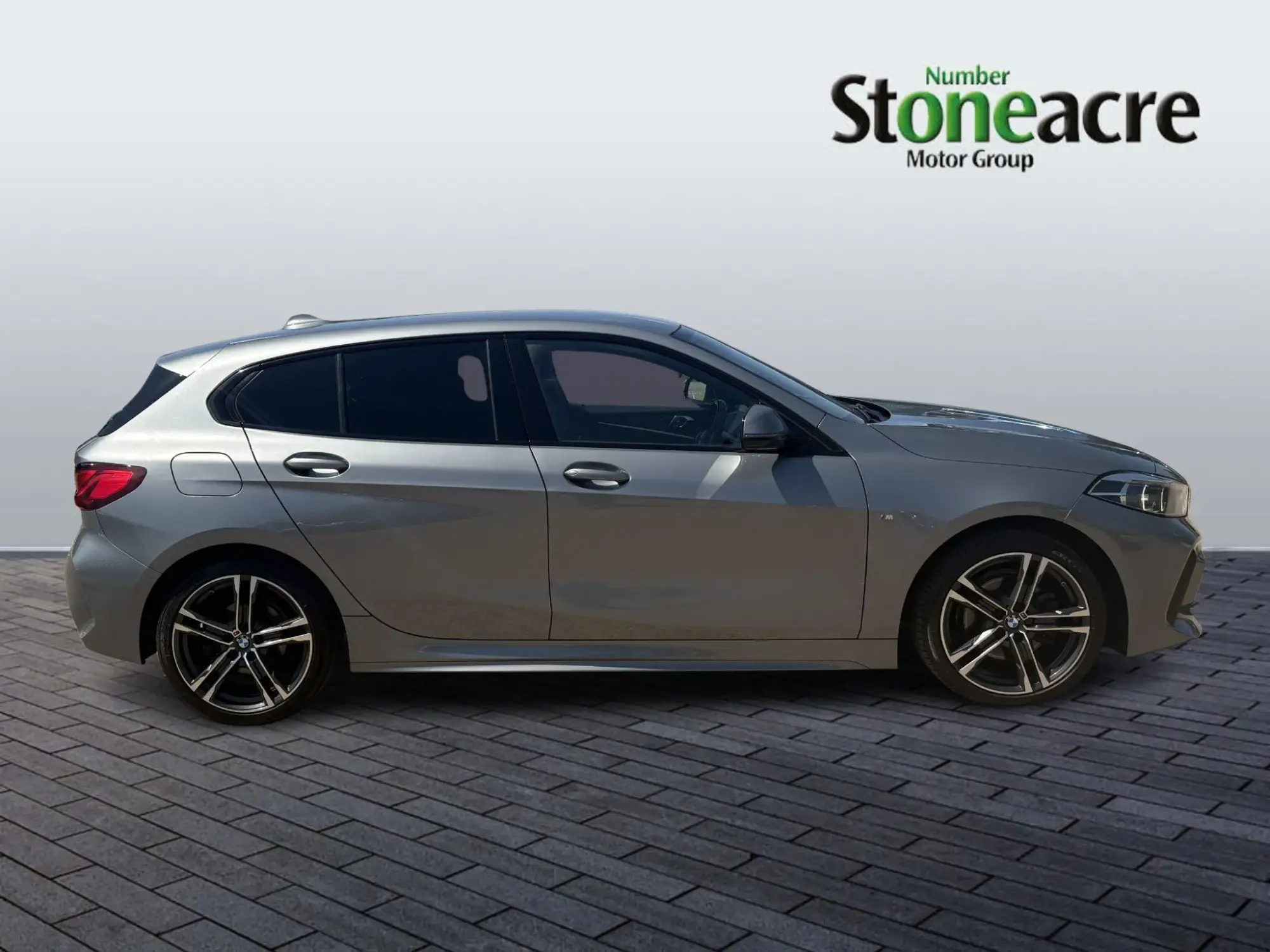 BMW 1 Series 1.5 118i M Sport (LCP) DCT Euro 6 (s/s) 5dr HF23GFO Image 2