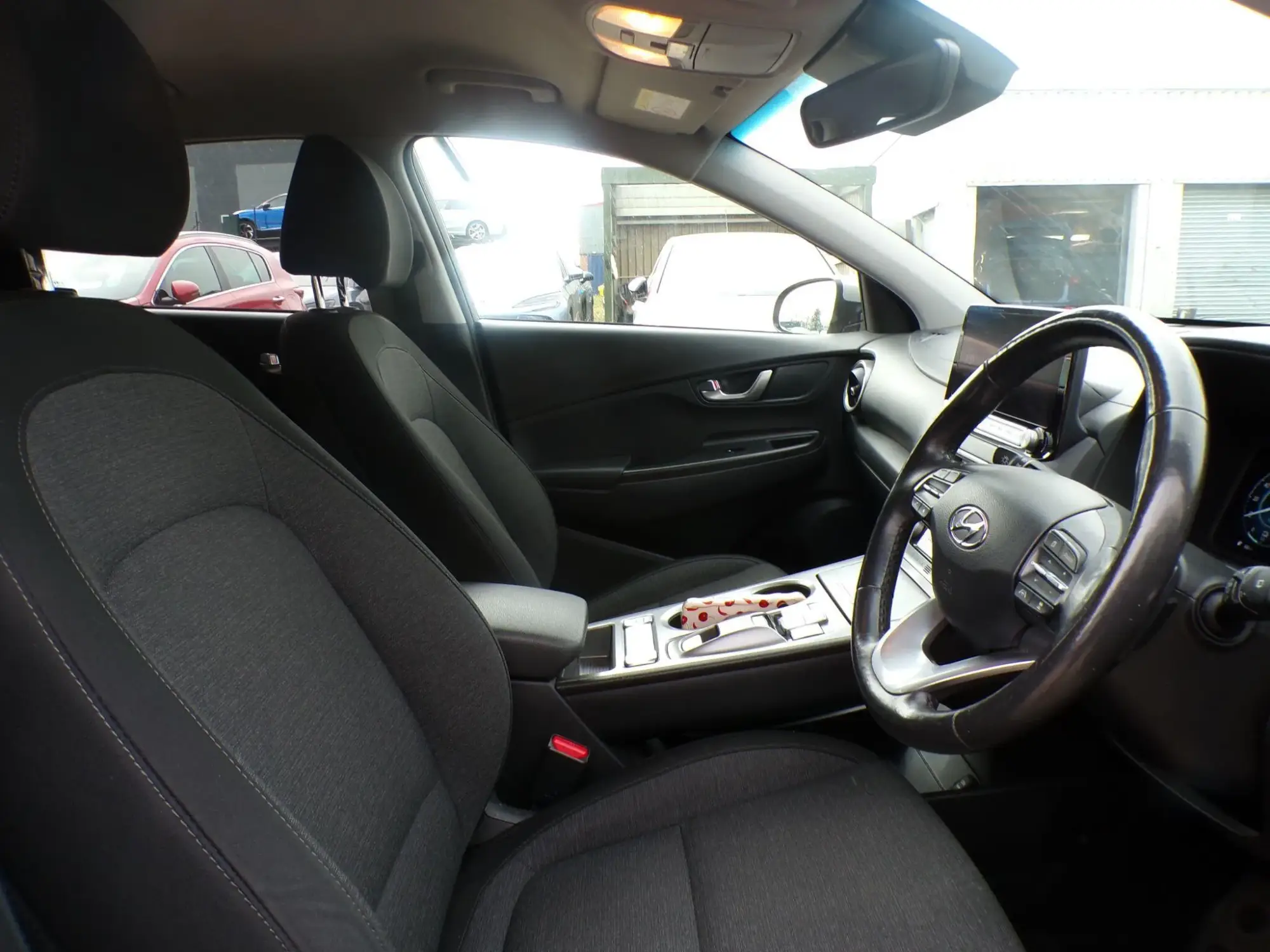Hyundai KONA Image 11
