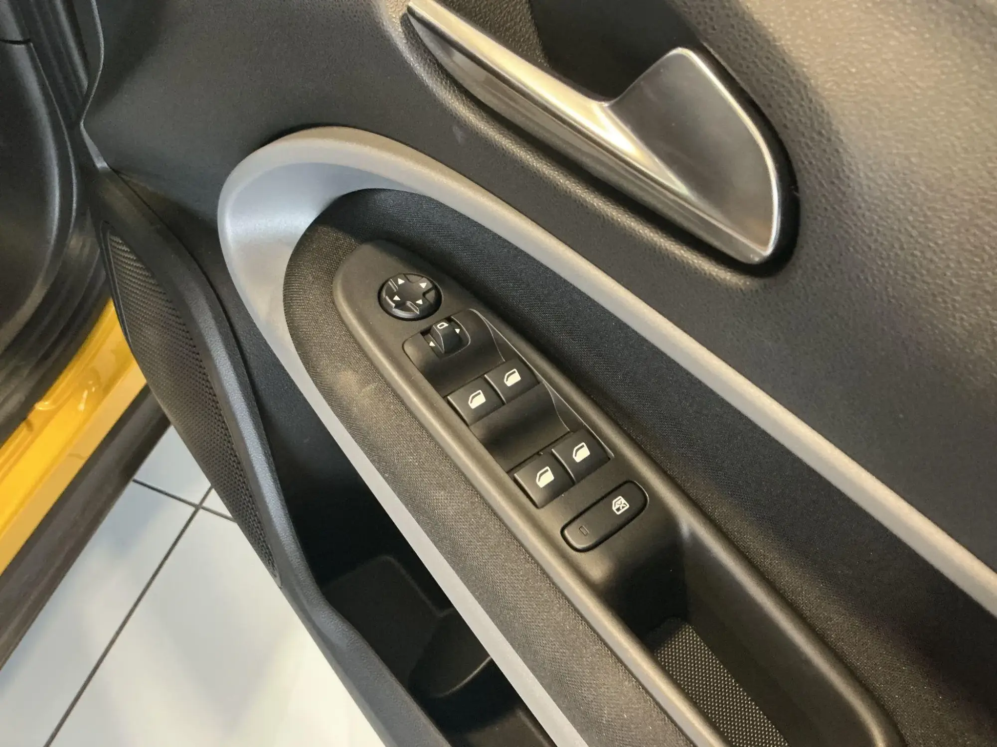 Jeep Avenger Full-Electric Image 20
