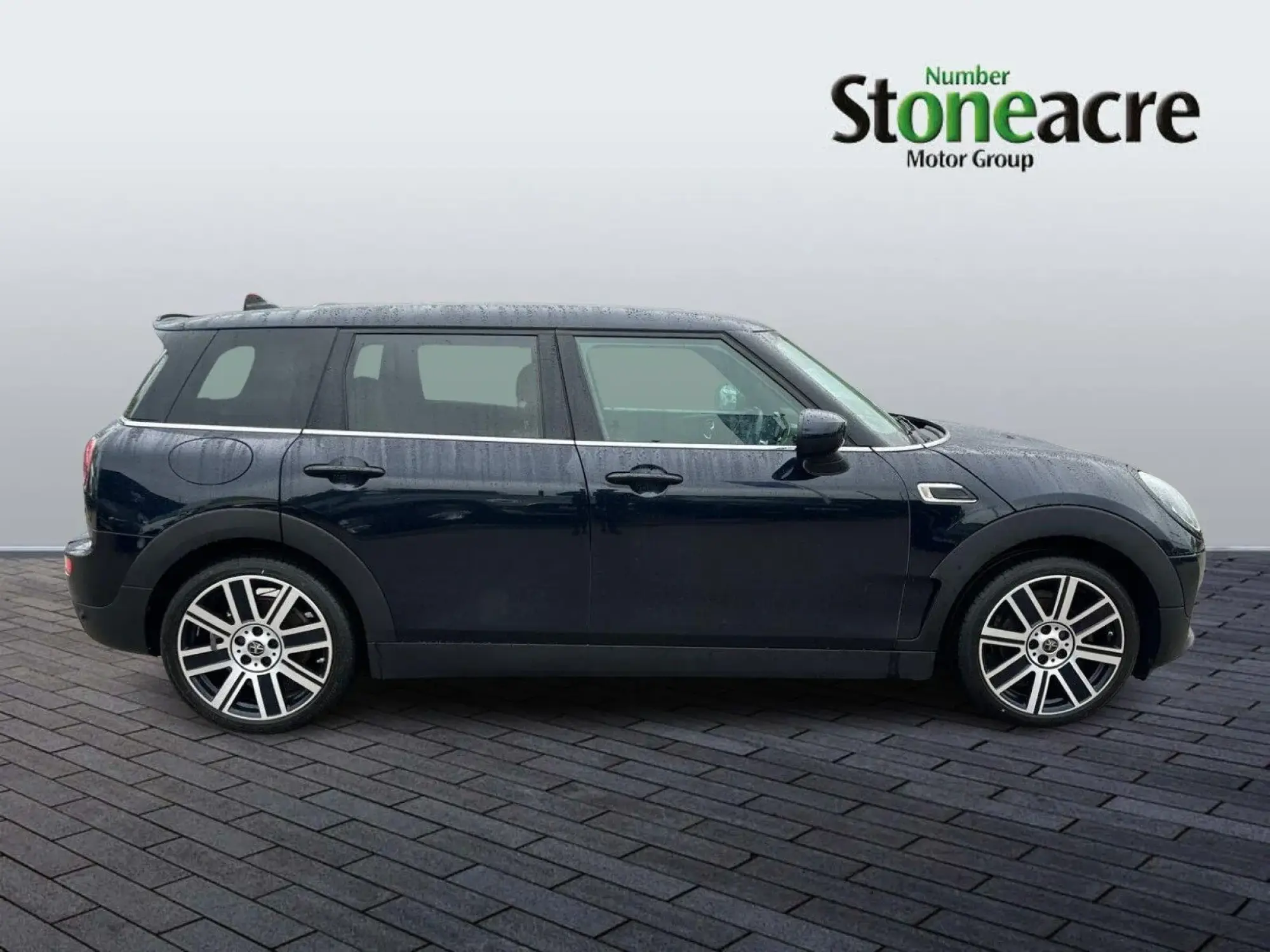MINI Clubman 1.5 Cooper Exclusive 6dr Auto NG72EWP Image 2