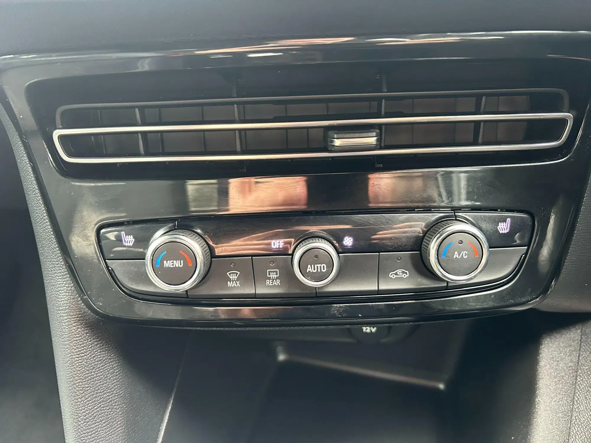 Vauxhall Mokka Image 28 Vauxhall Mokka Image 28