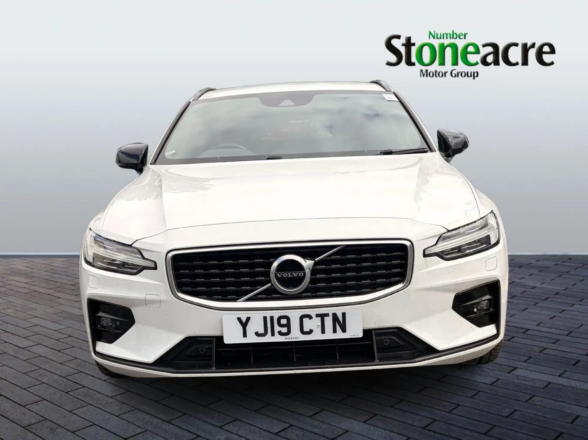 Volvo V60 2.0 D3 R-Design Euro 6 (s/s) 5dr YJ19CTN Image 2